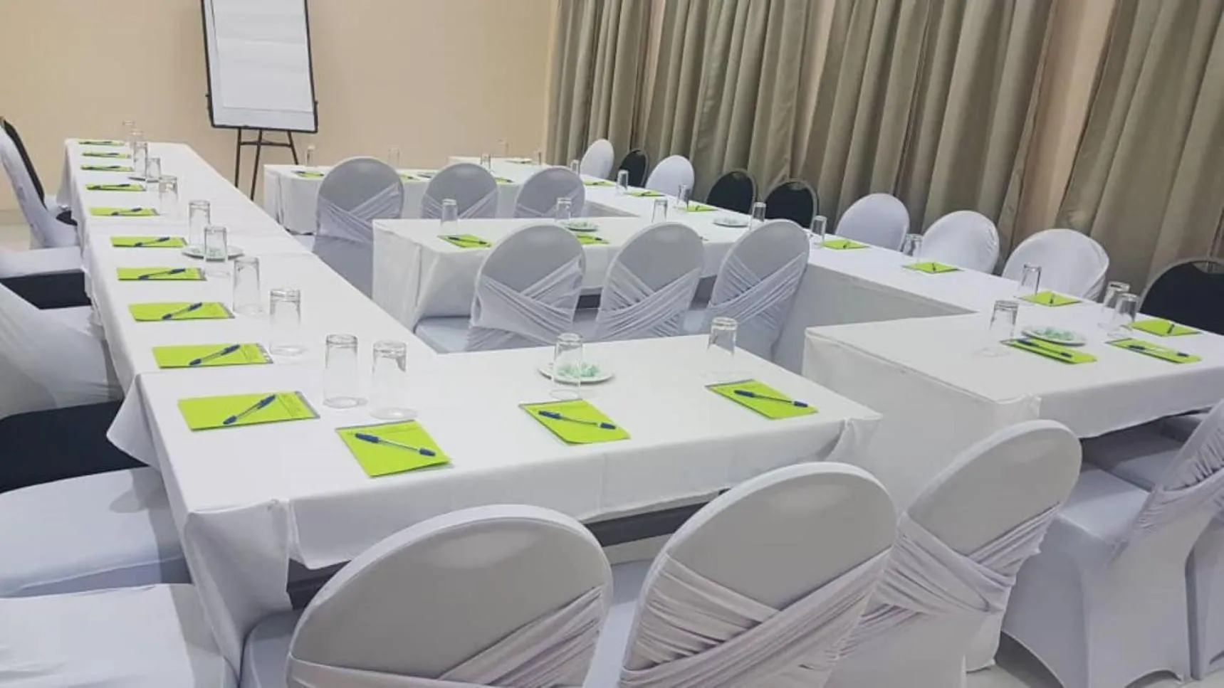 Meeting/conference room in Wadonda Suites