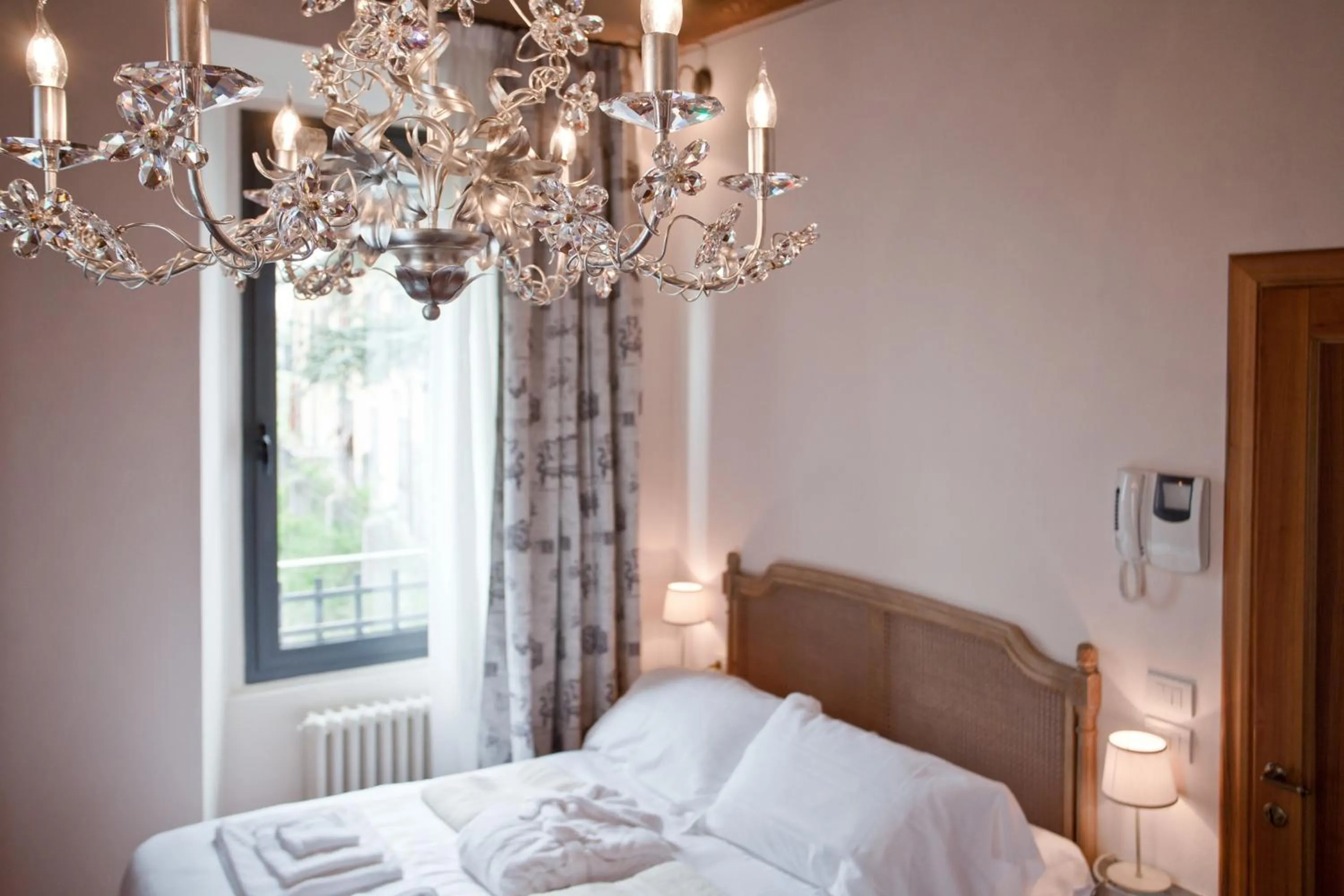 Photo of the whole room, Bed in Relais Villa Belvedere