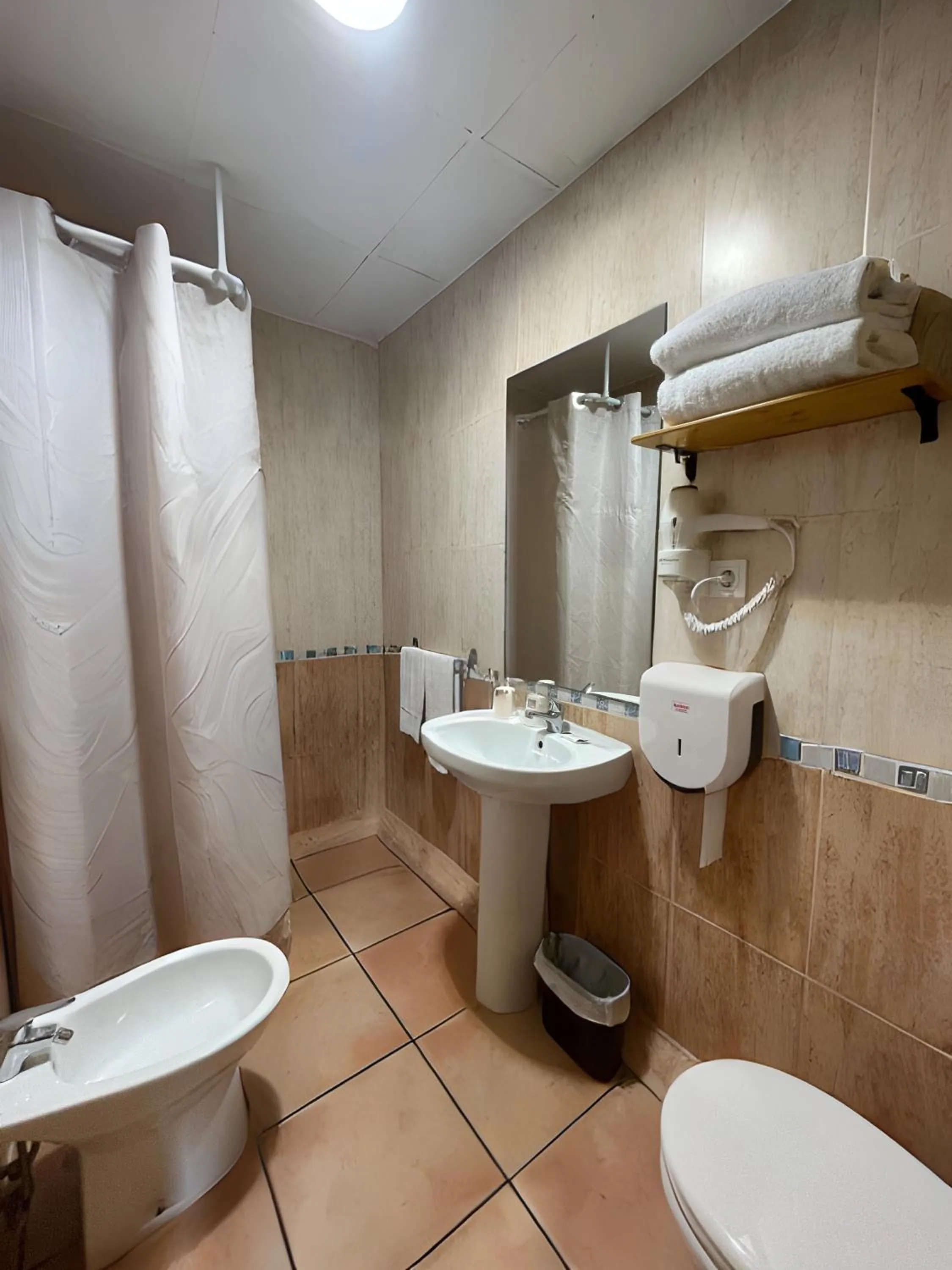 Shower in Casual Civilizaciones Valencia