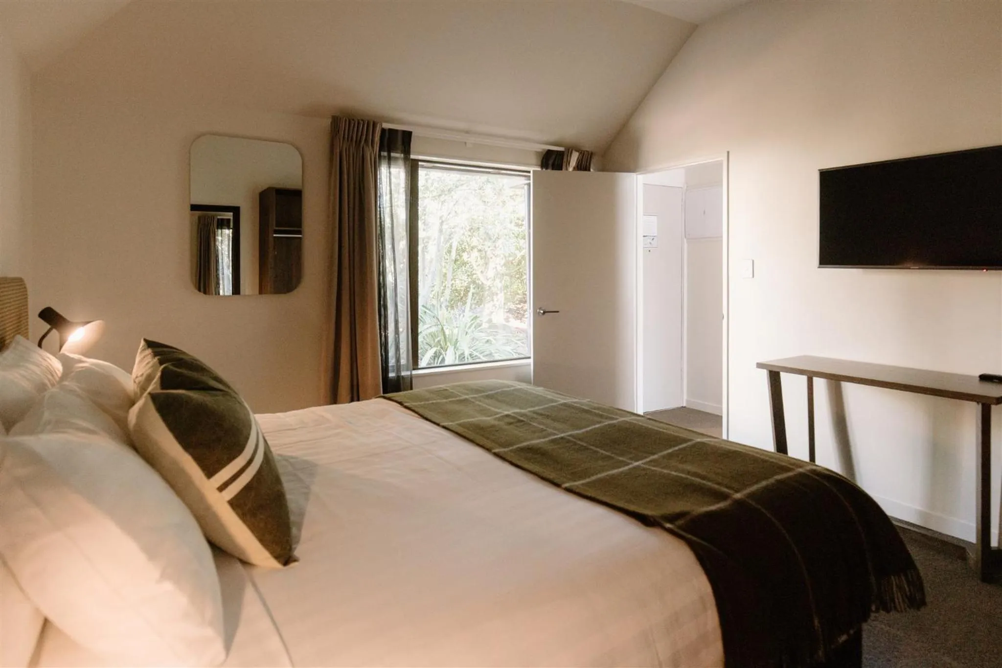 Bed in Edgewater Hotel