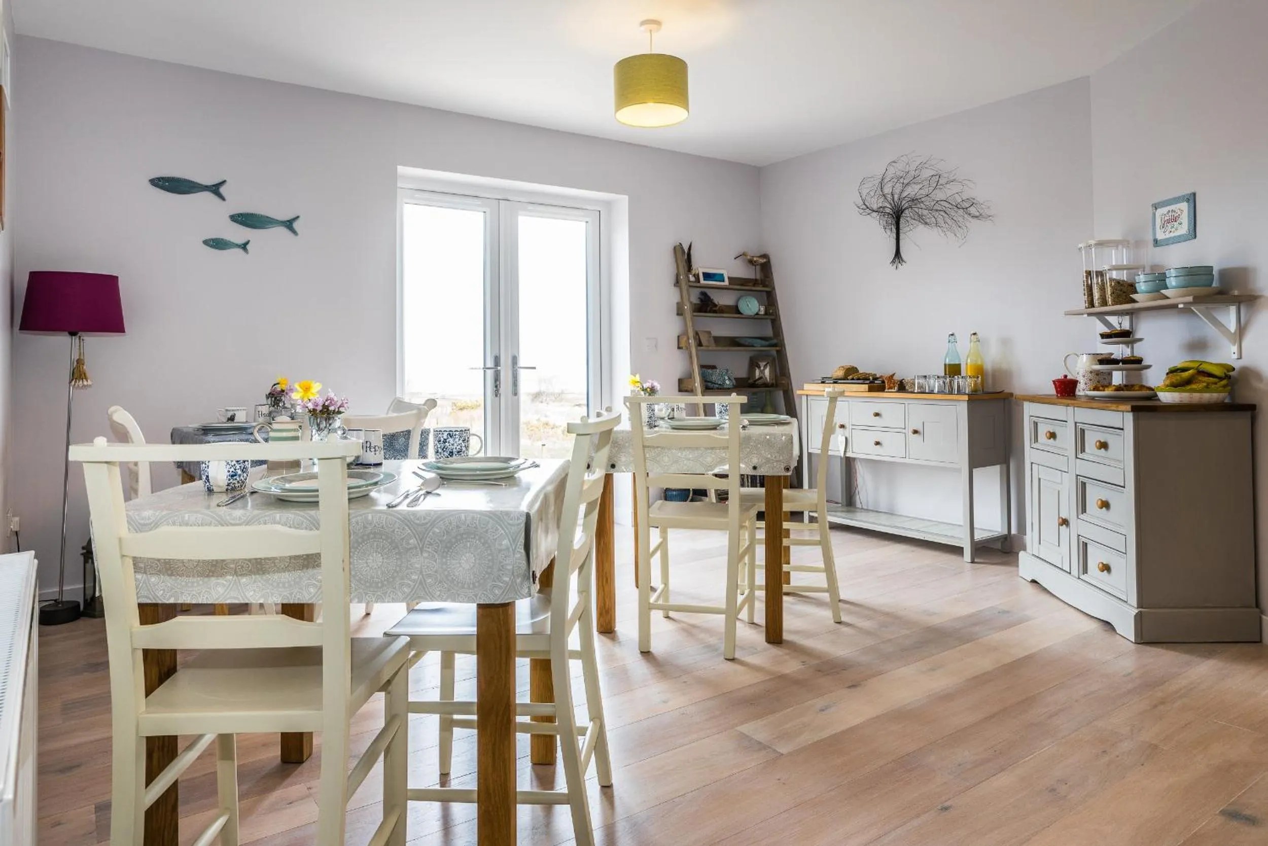 Dining area in An Cois Na Mara Bed & Breakfast