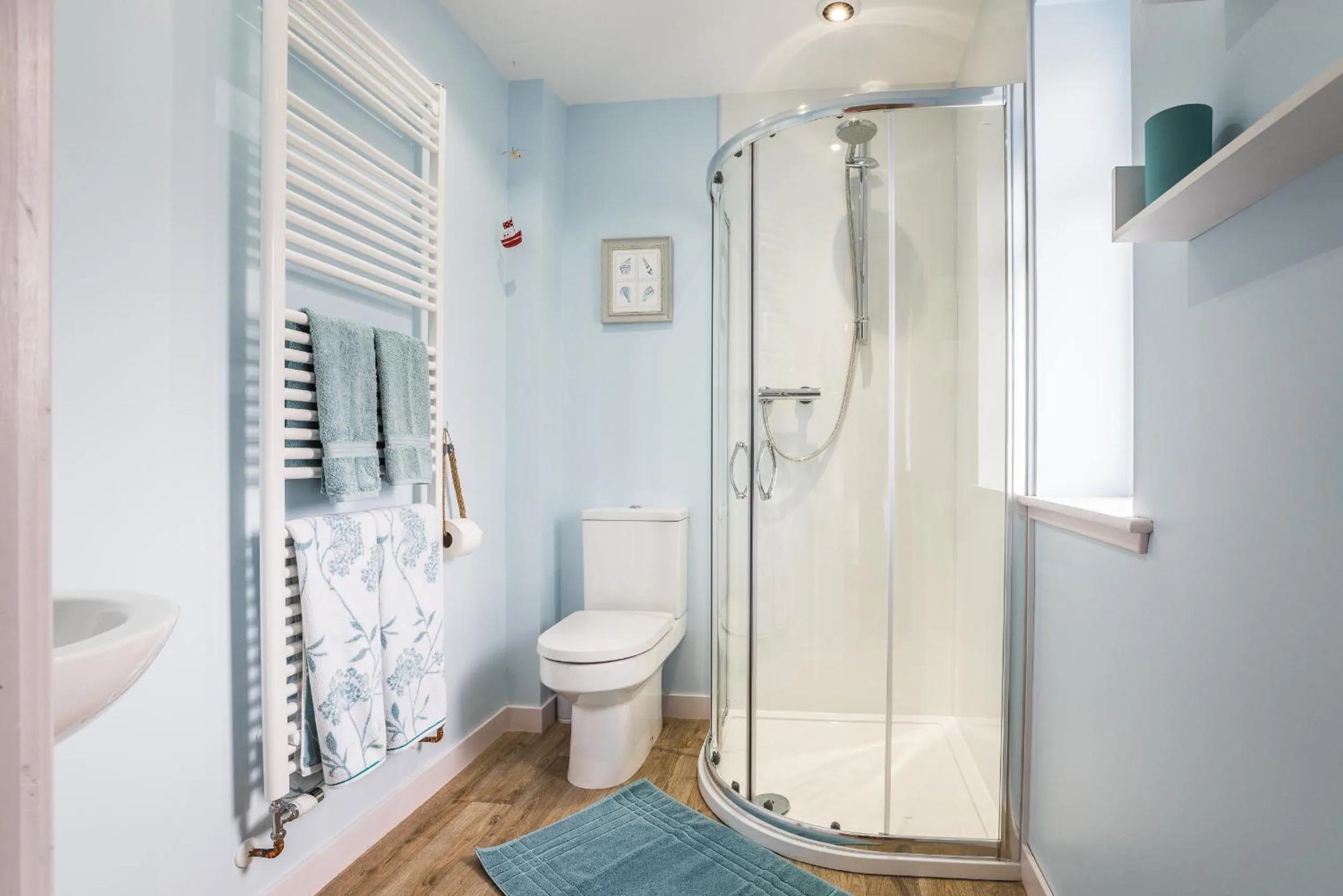 Shower in An Cois Na Mara Bed & Breakfast