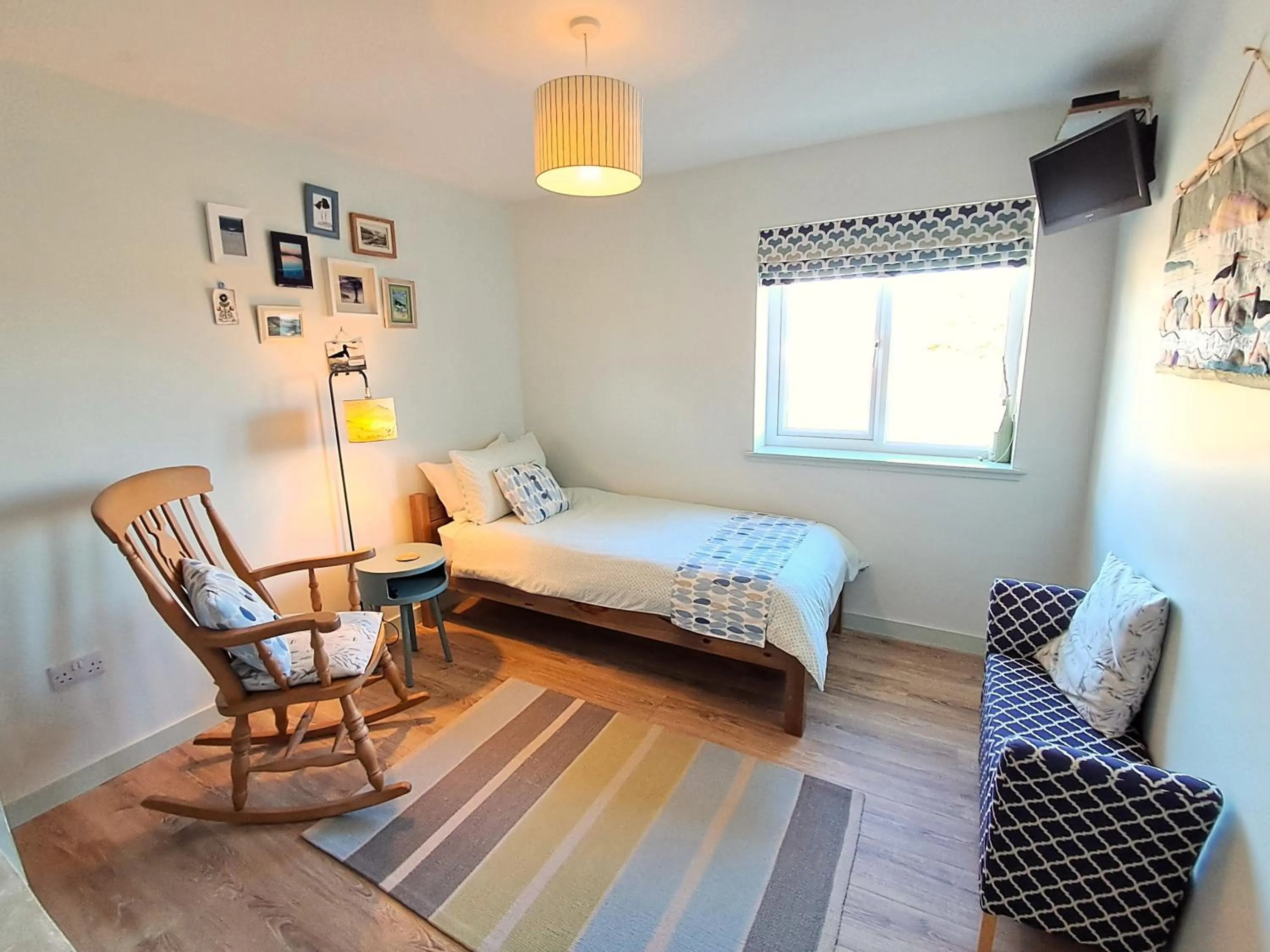 Garden view, Bed in An Cois Na Mara Bed & Breakfast