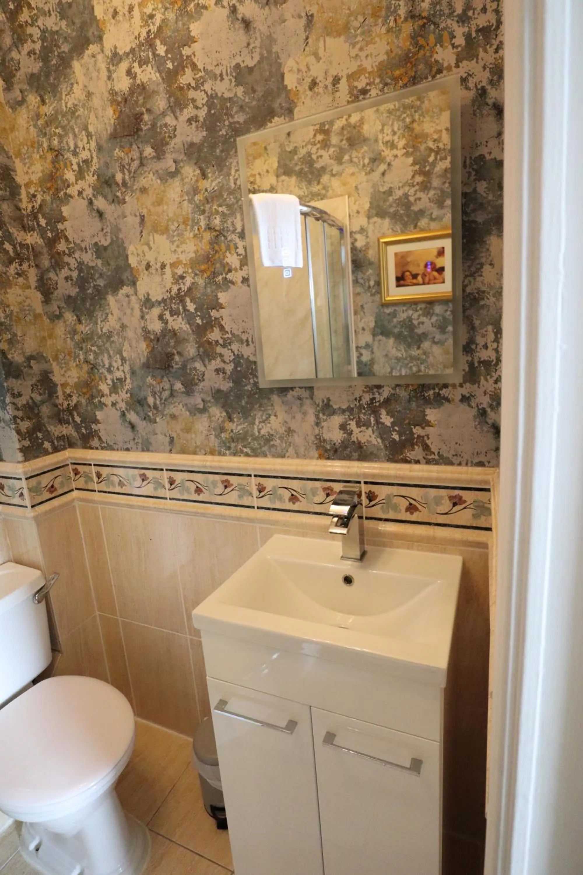 Bathroom in Alltavona House