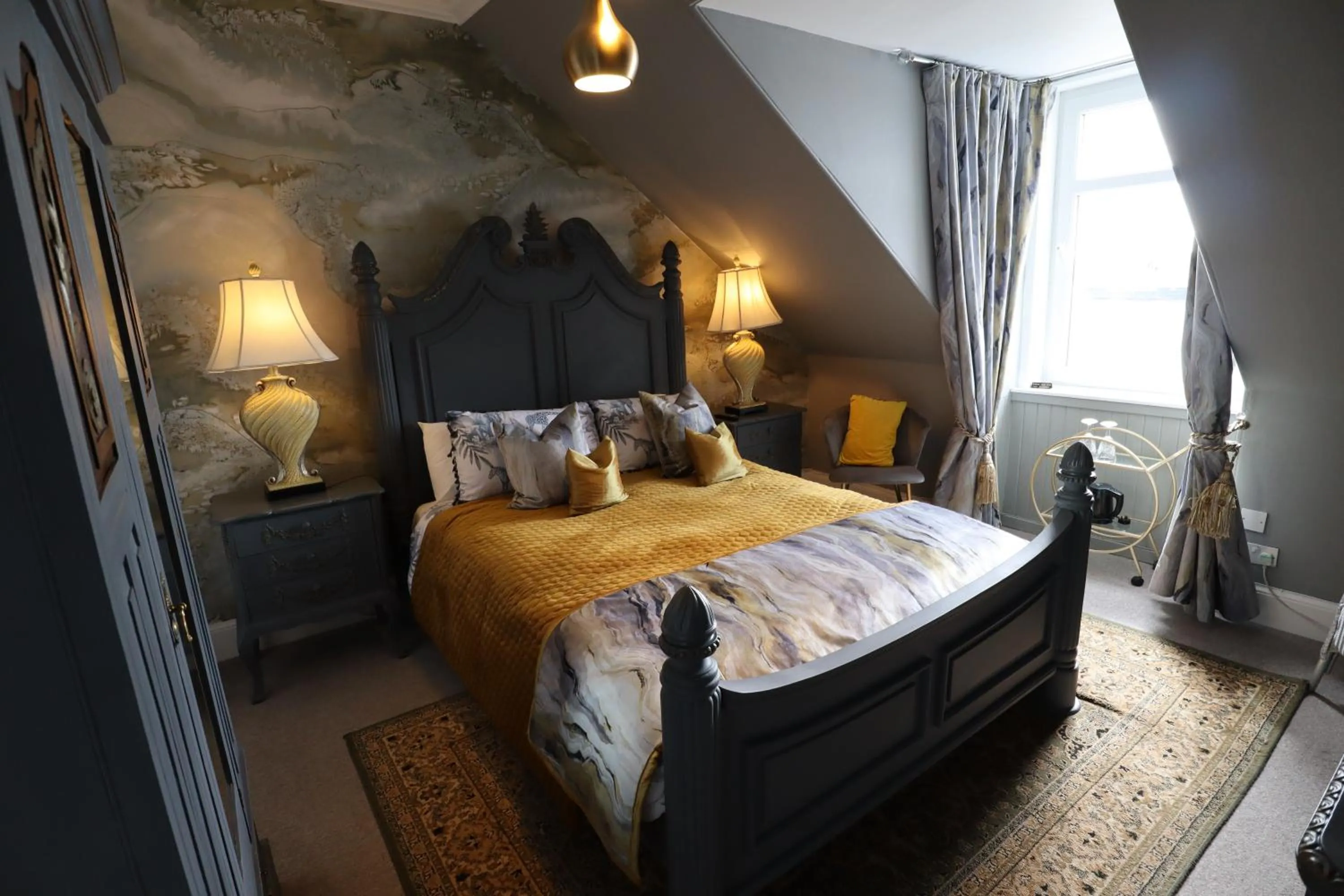 Photo of the whole room in Alltavona House