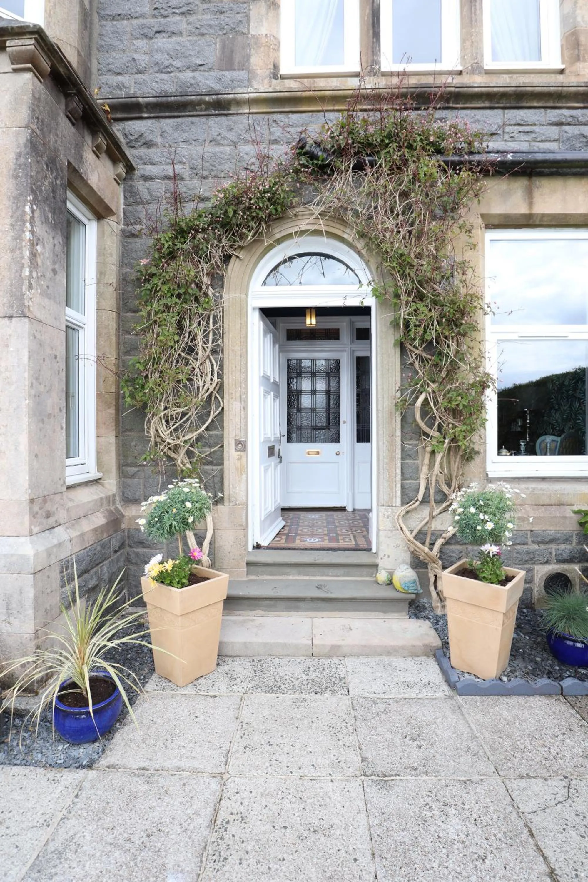 Facade/entrance in Alltavona House