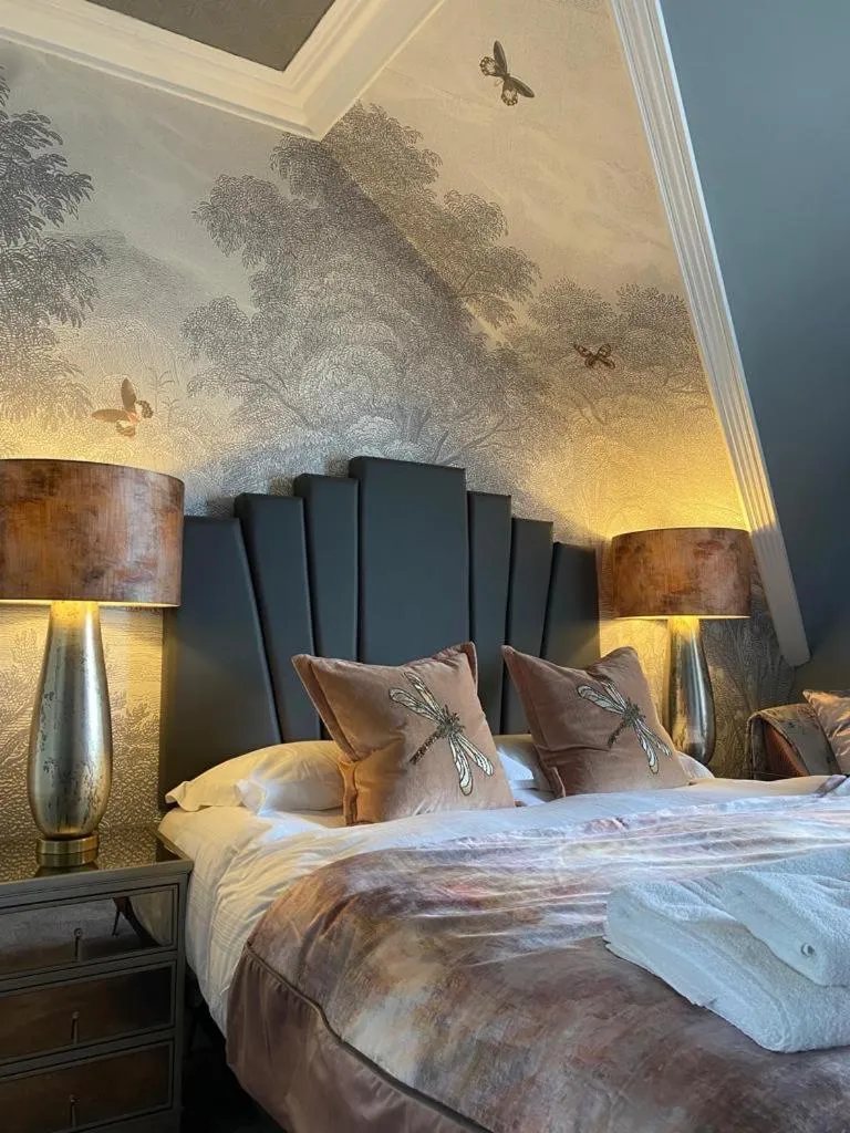 Bed in Alltavona House