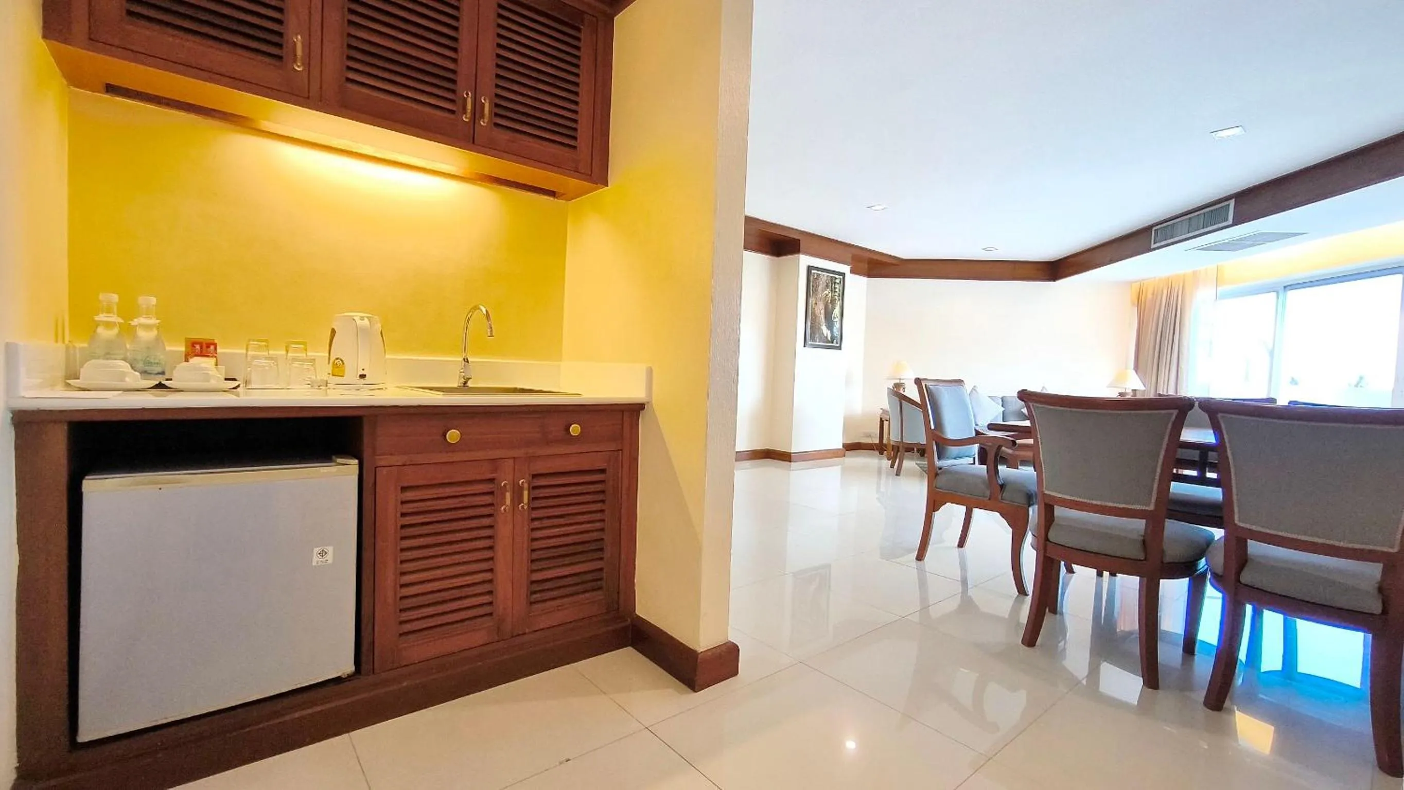 Dining area in Andaman Beach Suites Hotel, Patong Phuket