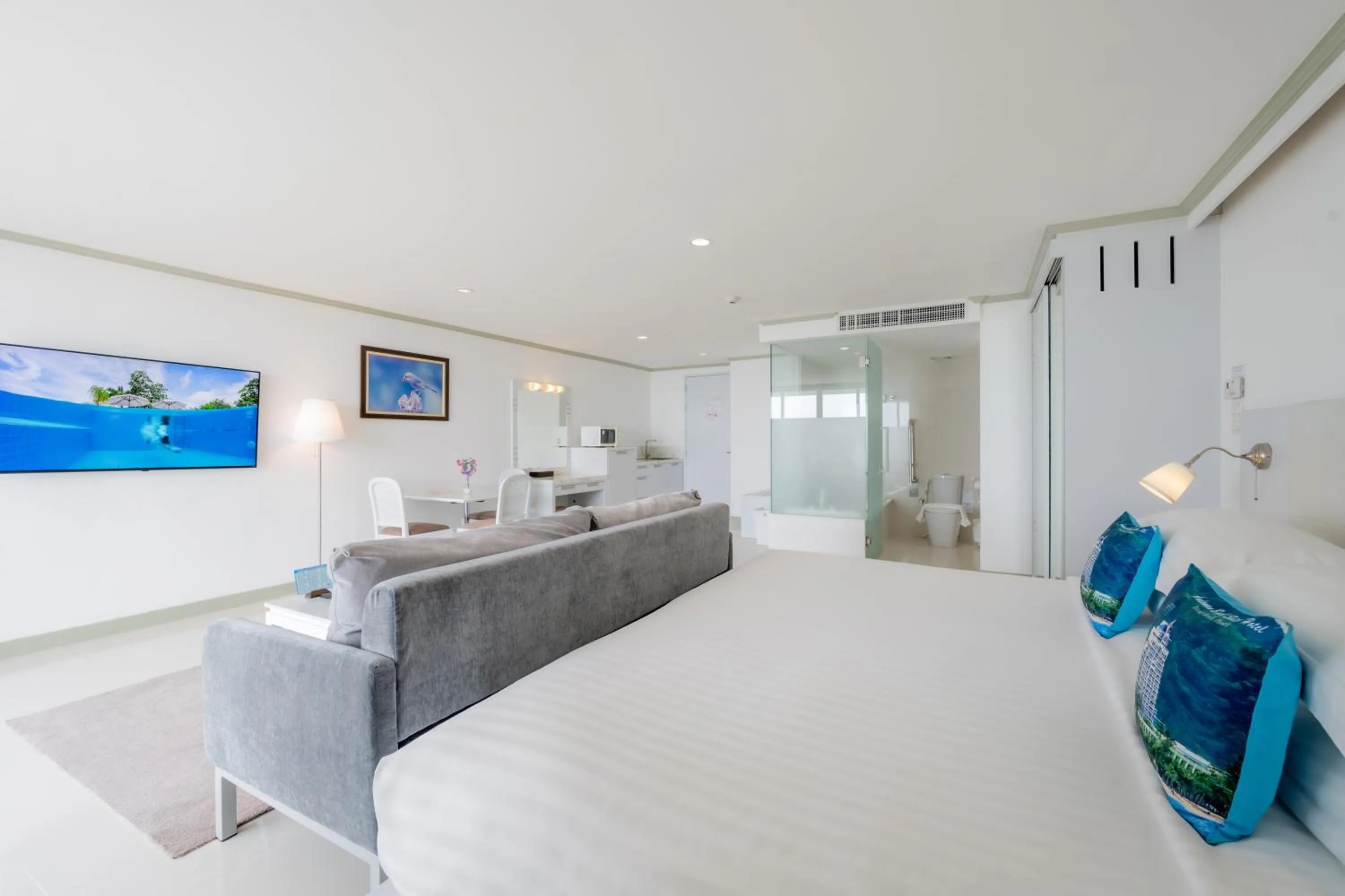 Living room in Andaman Beach Suites Hotel, Patong Phuket