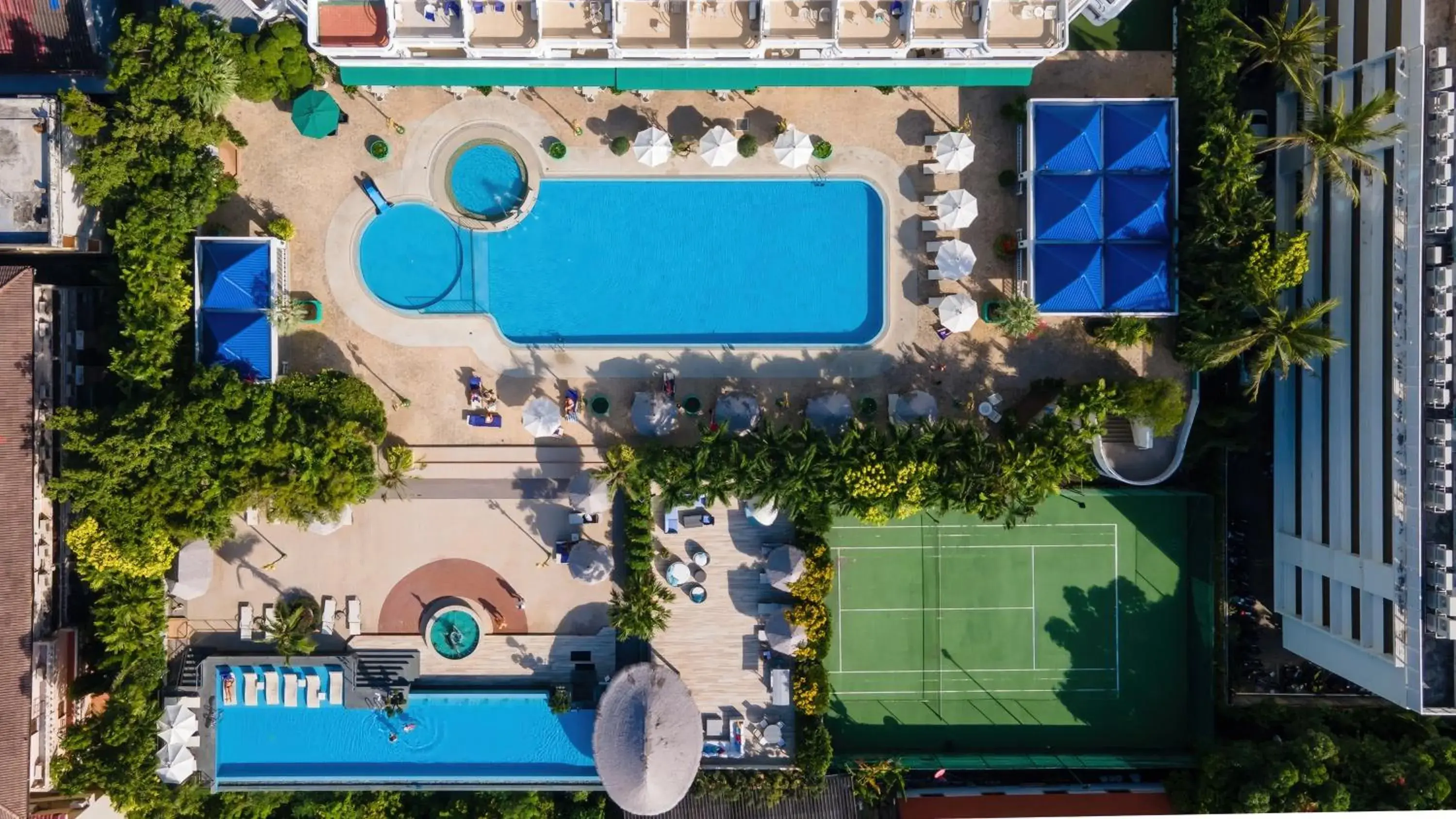 Swimming pool in Andaman Beach Suites Hotel, Patong Phuket Swimming pool in Andaman Beach Suites Hotel, Patong Phuket