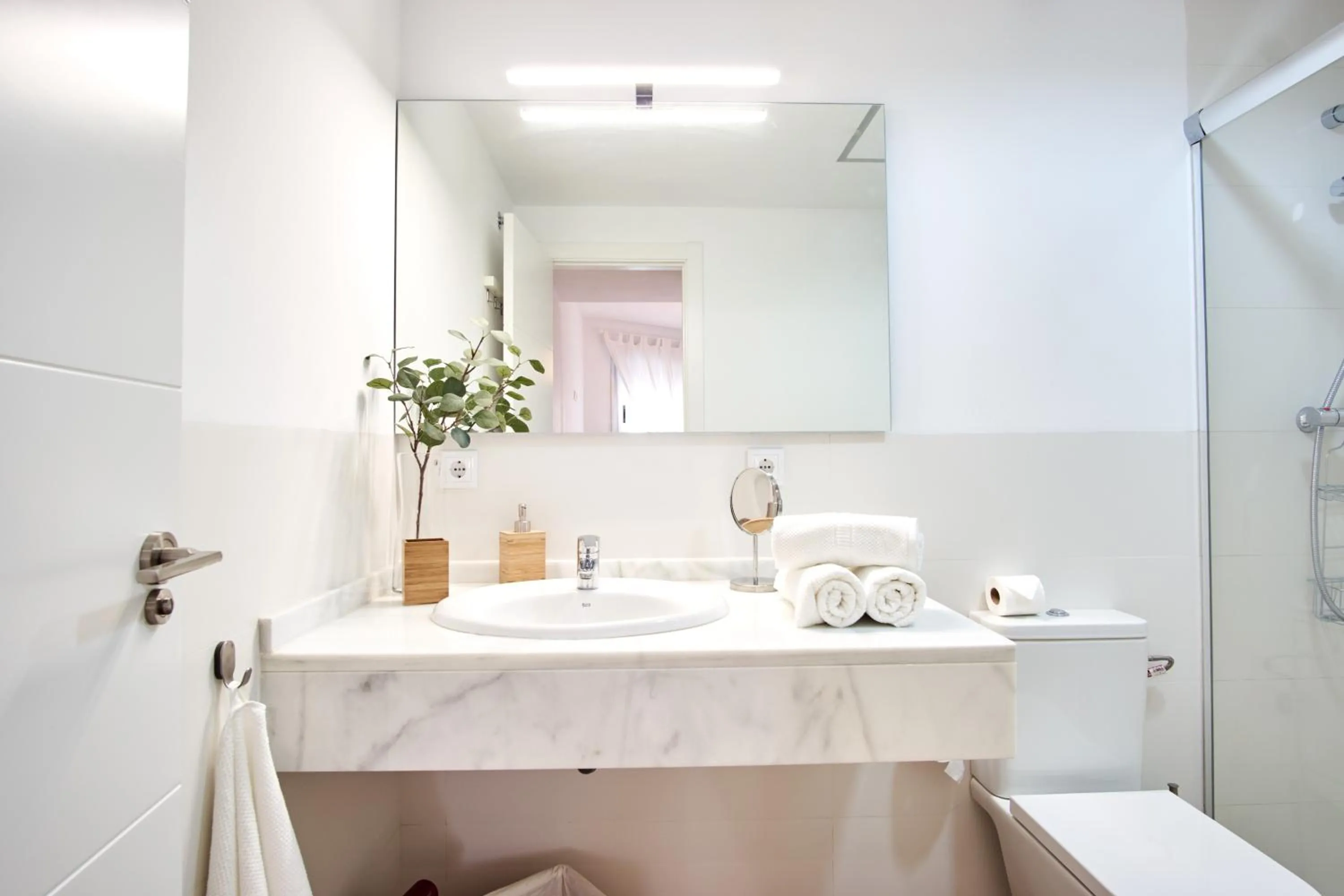Virgen del Valle Deluxe Suite by Valcambre