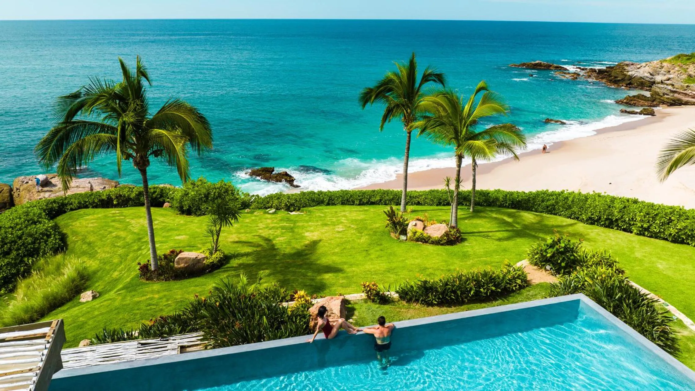 Swimming pool in Four Seasons Resort Punta Mita