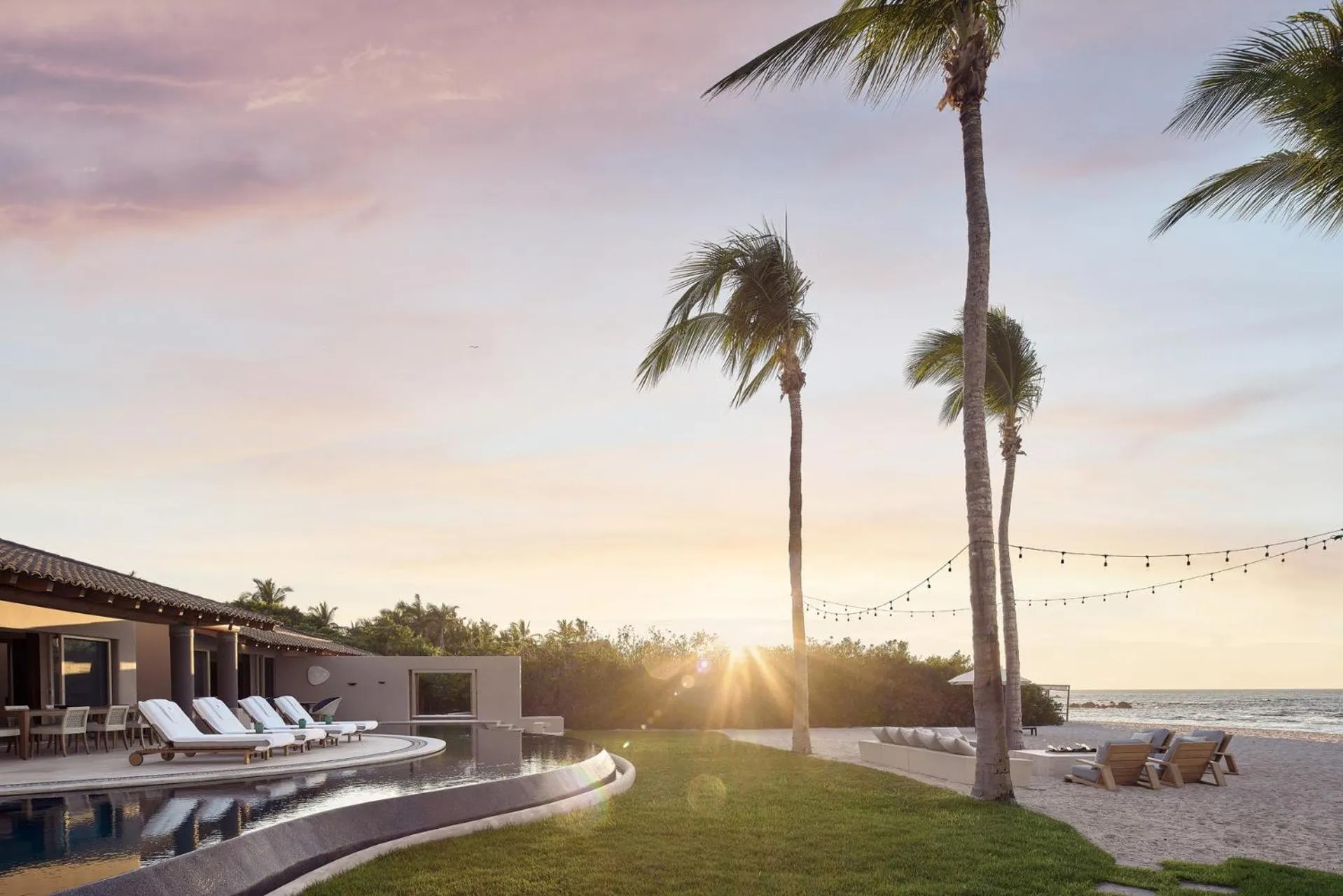 Swimming pool in Four Seasons Resort Punta Mita