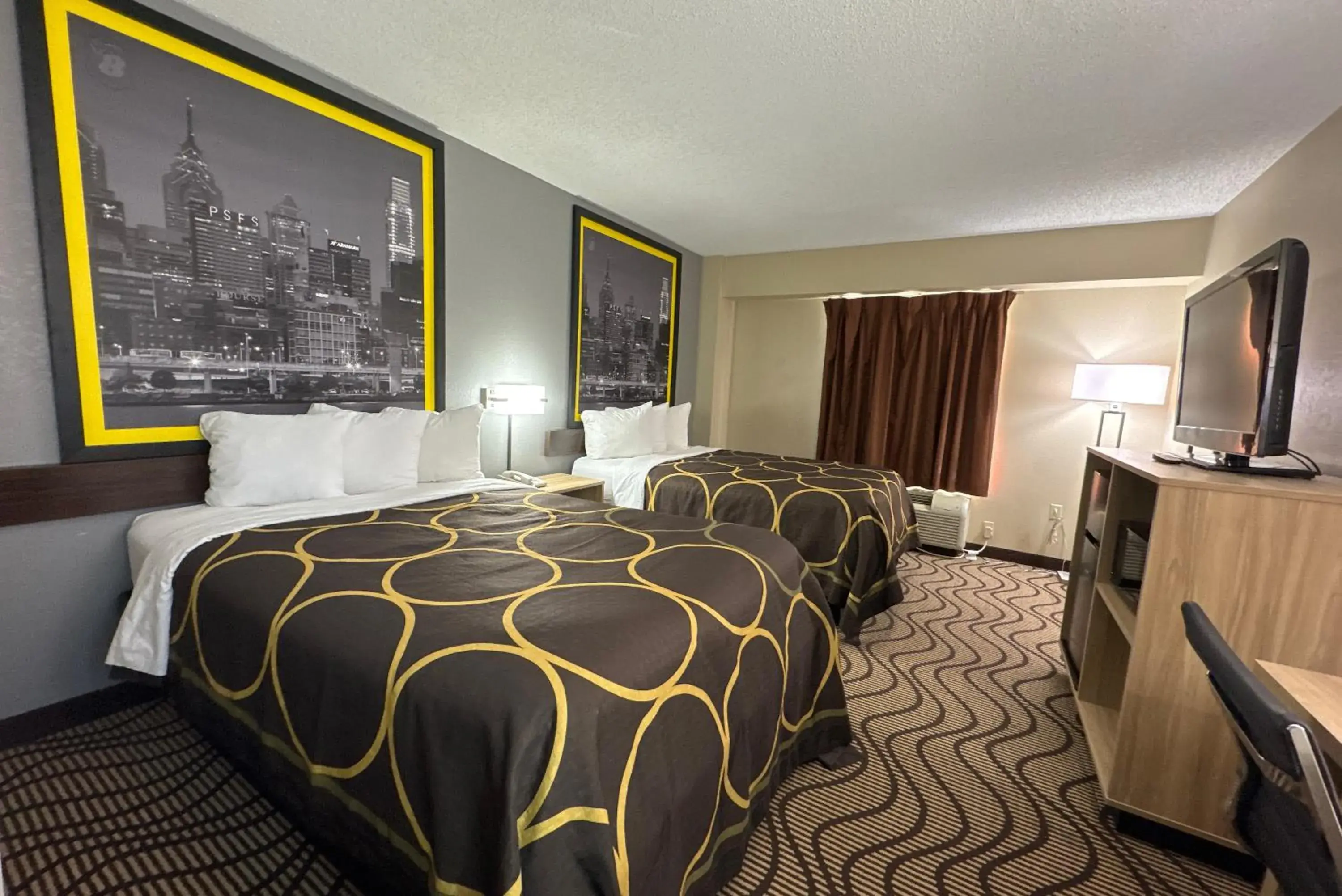 Bed in Super 8 by Wyndham Mars/Cranberry/Pittsburgh Area Bed in Super 8 by Wyndham Mars/Cranberry/Pittsburgh Area