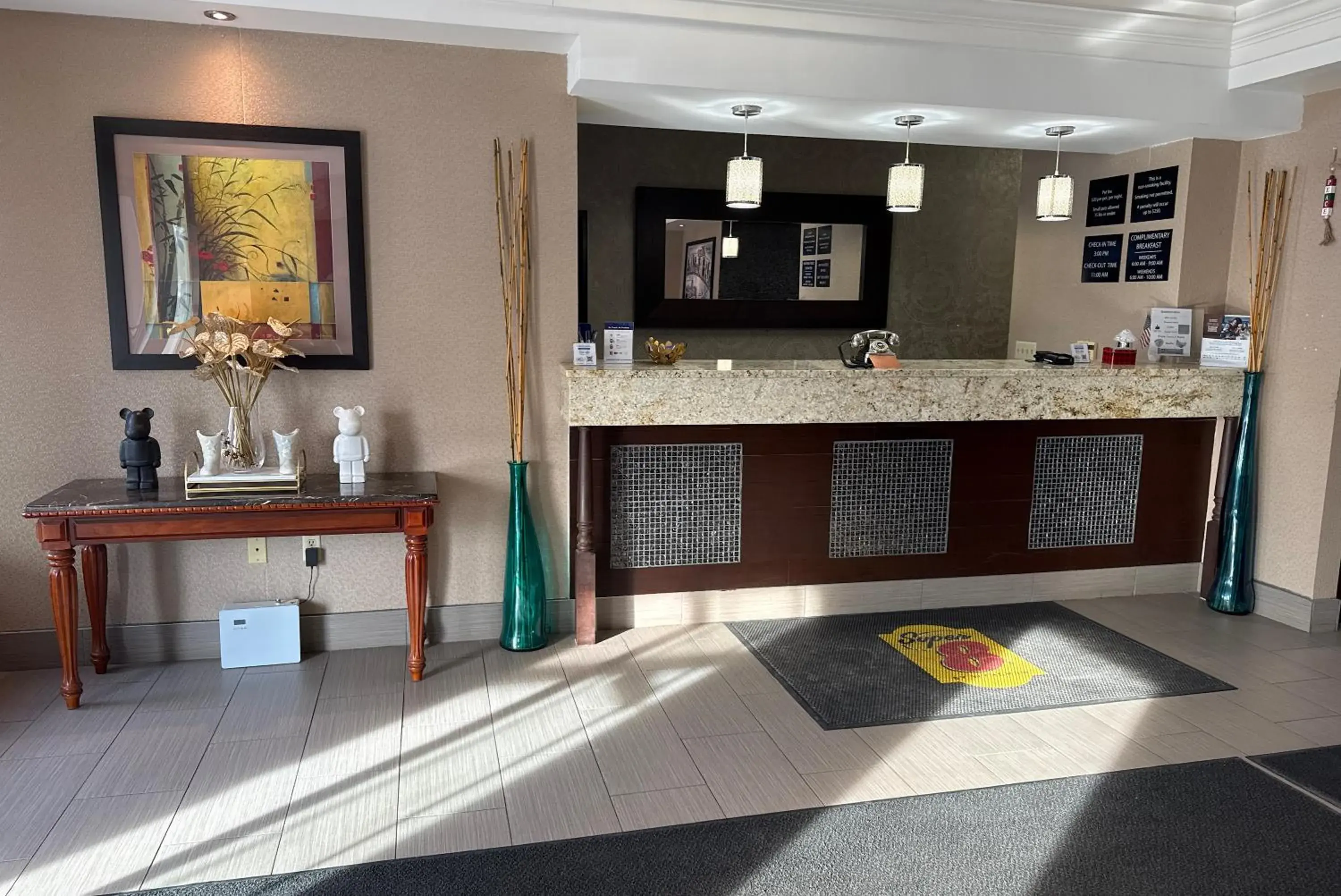 Lobby or reception in Super 8 by Wyndham Mars/Cranberry/Pittsburgh Area Lobby or reception in Super 8 by Wyndham Mars/Cranberry/Pittsburgh Area