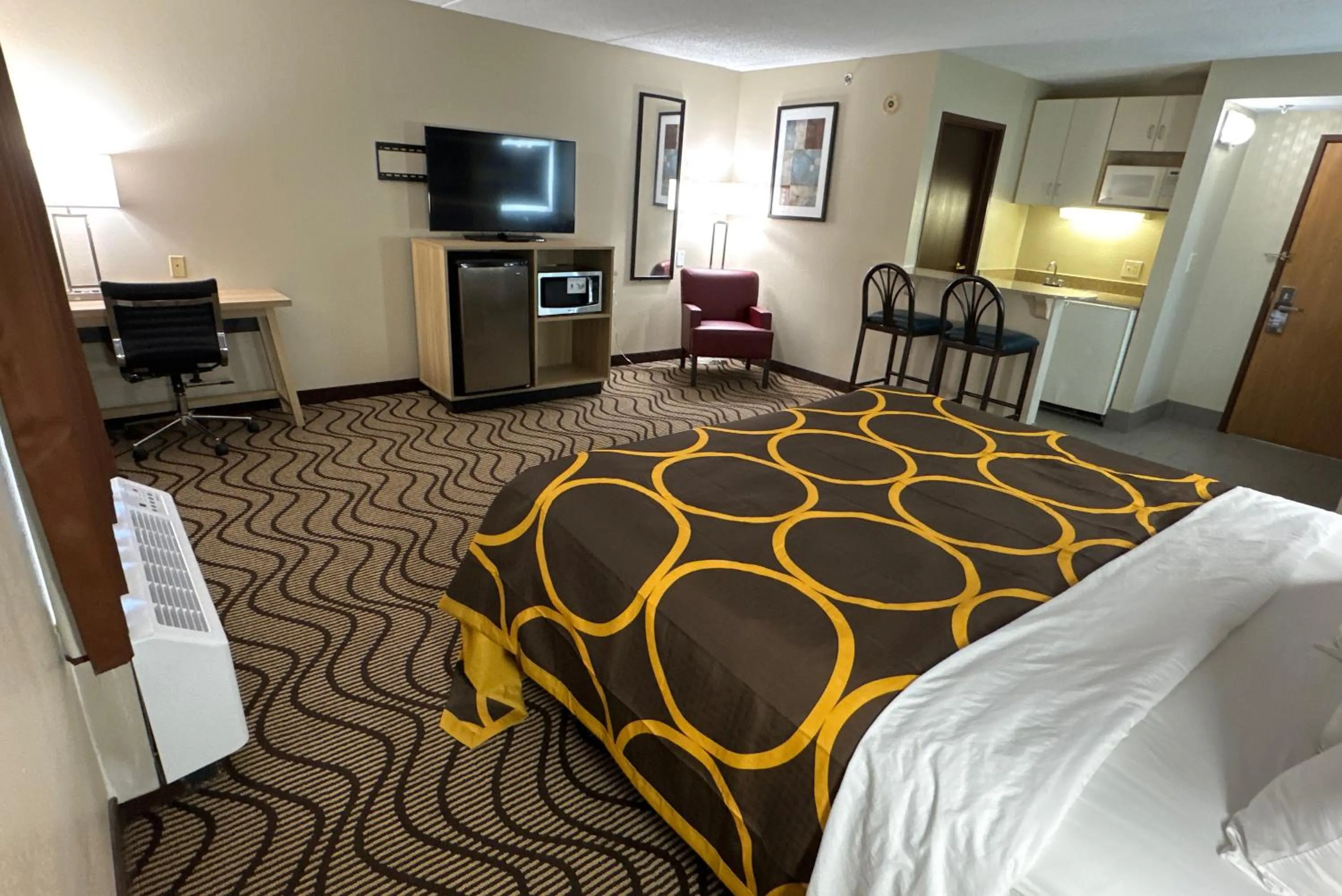 Bed in Super 8 by Wyndham Mars/Cranberry/Pittsburgh Area
