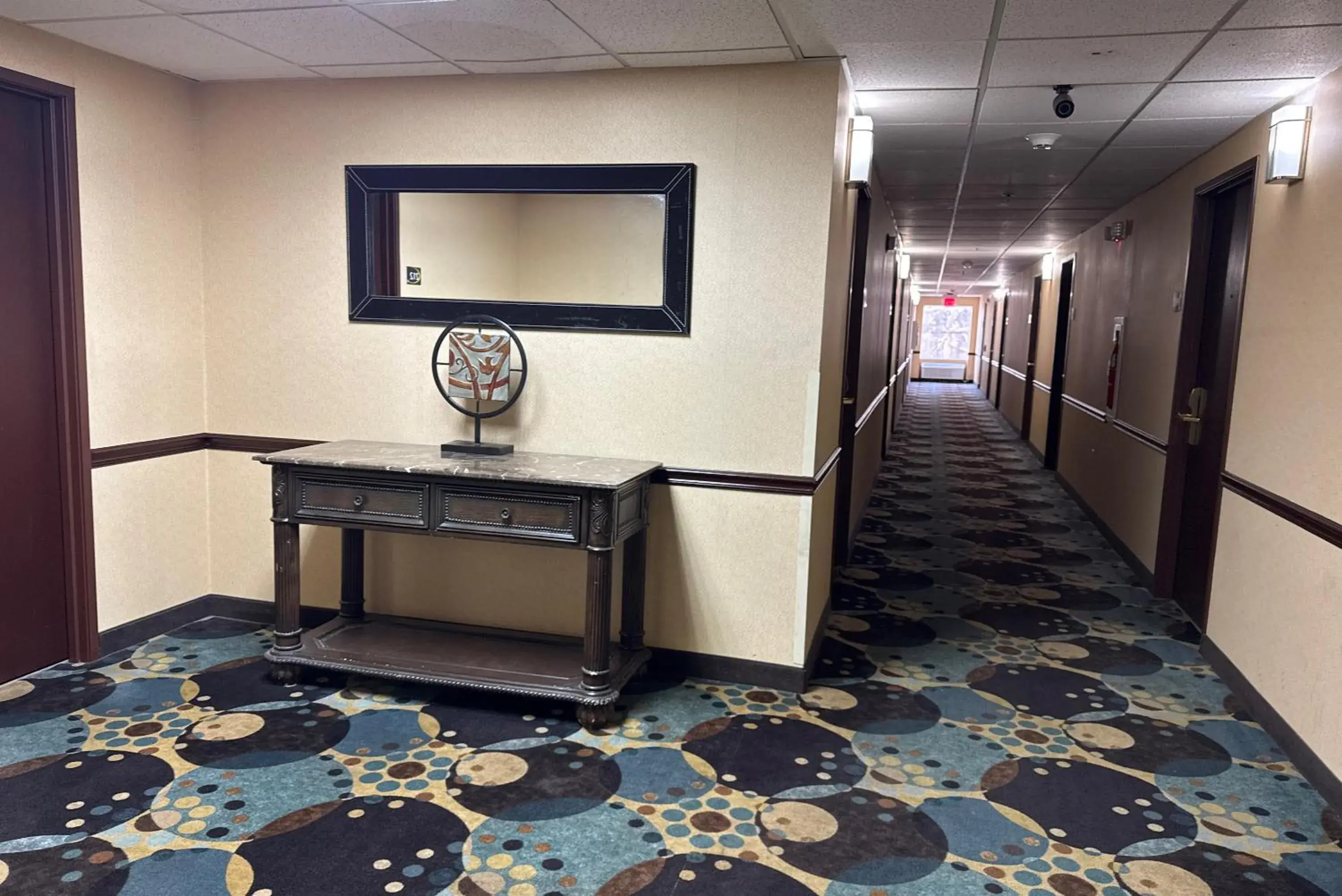 Lobby or reception in Super 8 by Wyndham Mars/Cranberry/Pittsburgh Area Lobby or reception in Super 8 by Wyndham Mars/Cranberry/Pittsburgh Area