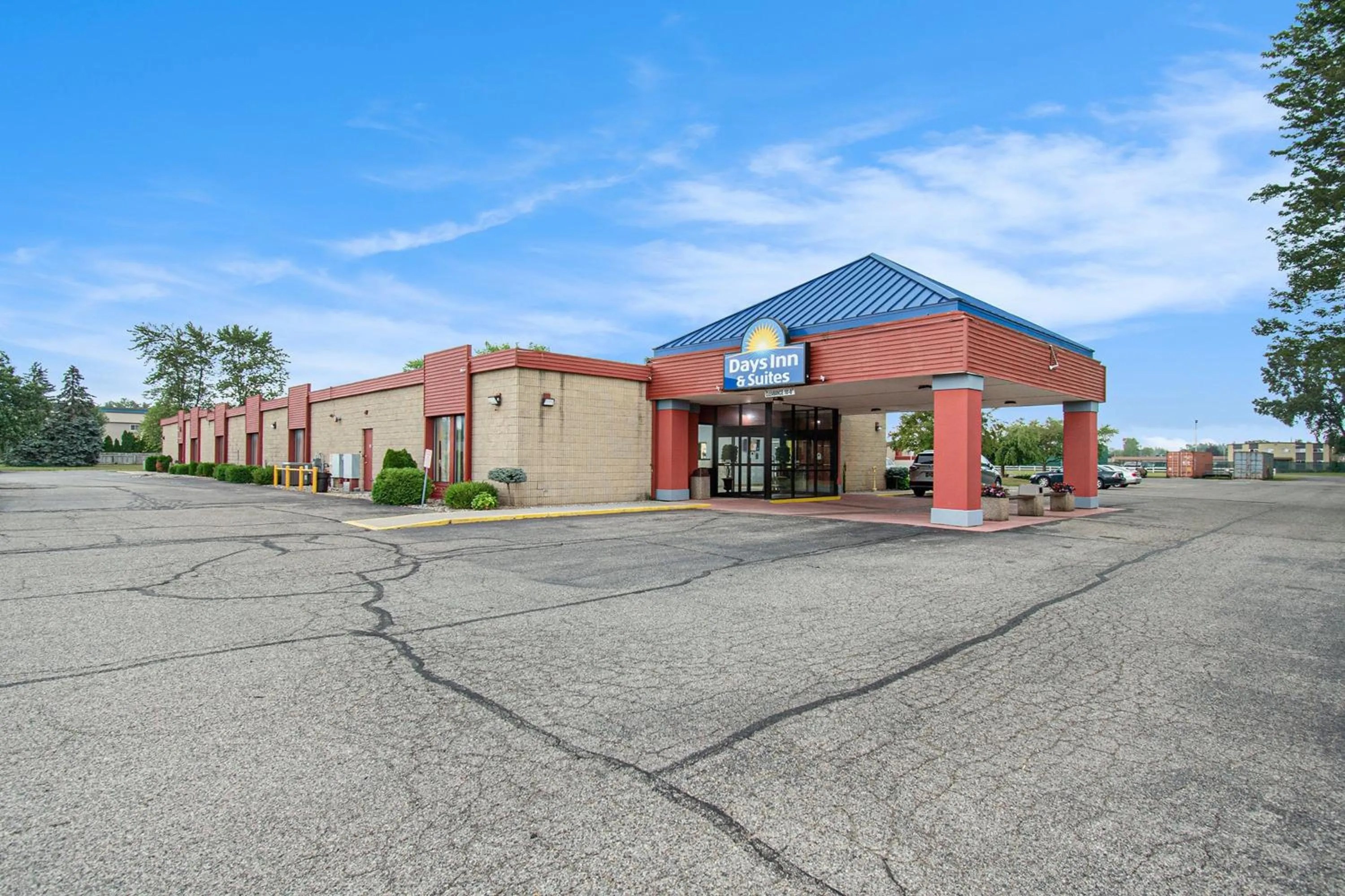 Property building in Days Inn & Suites by Wyndham Mt Pleasant