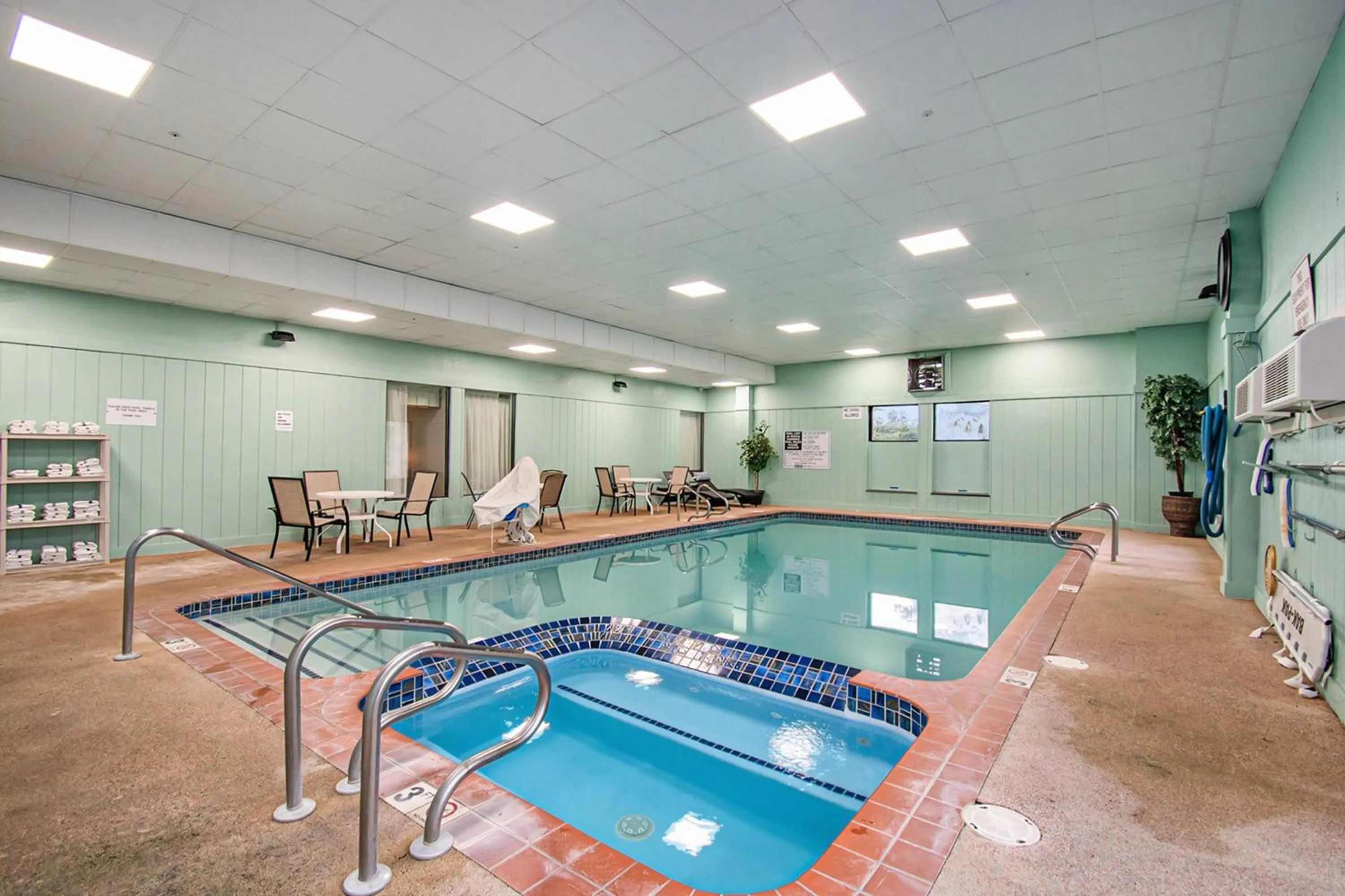 Swimming pool in Days Inn & Suites by Wyndham Mt Pleasant
