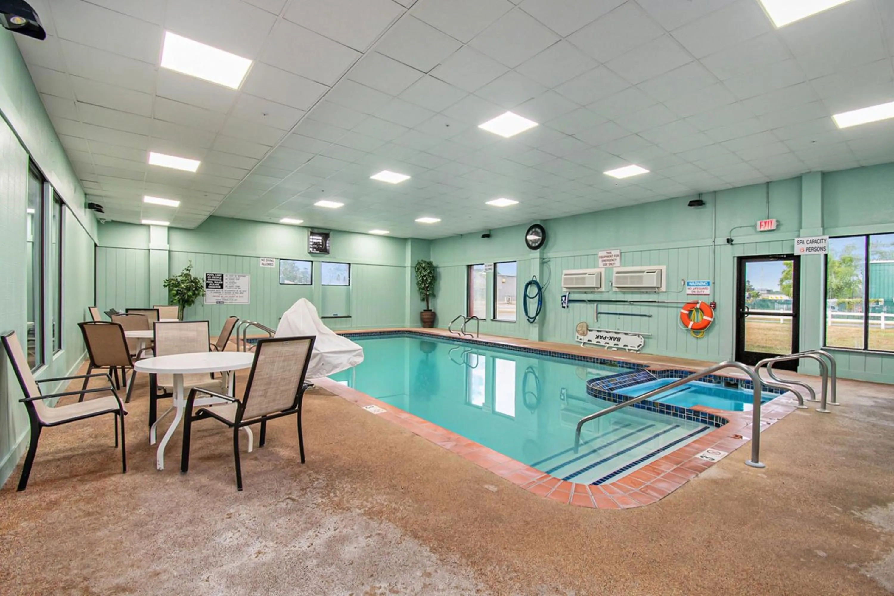 Swimming pool in Days Inn & Suites by Wyndham Mt Pleasant