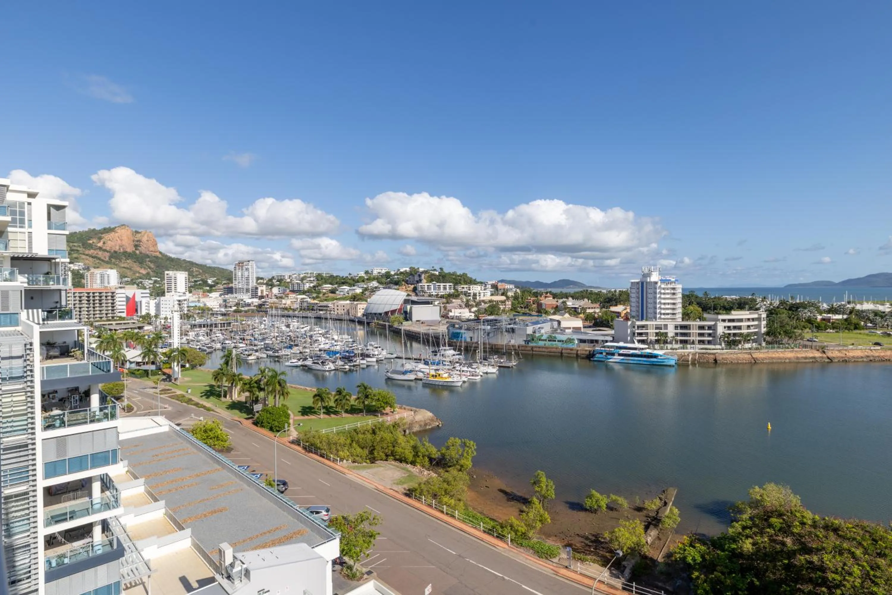 City view in Oaks Townsville Hotel