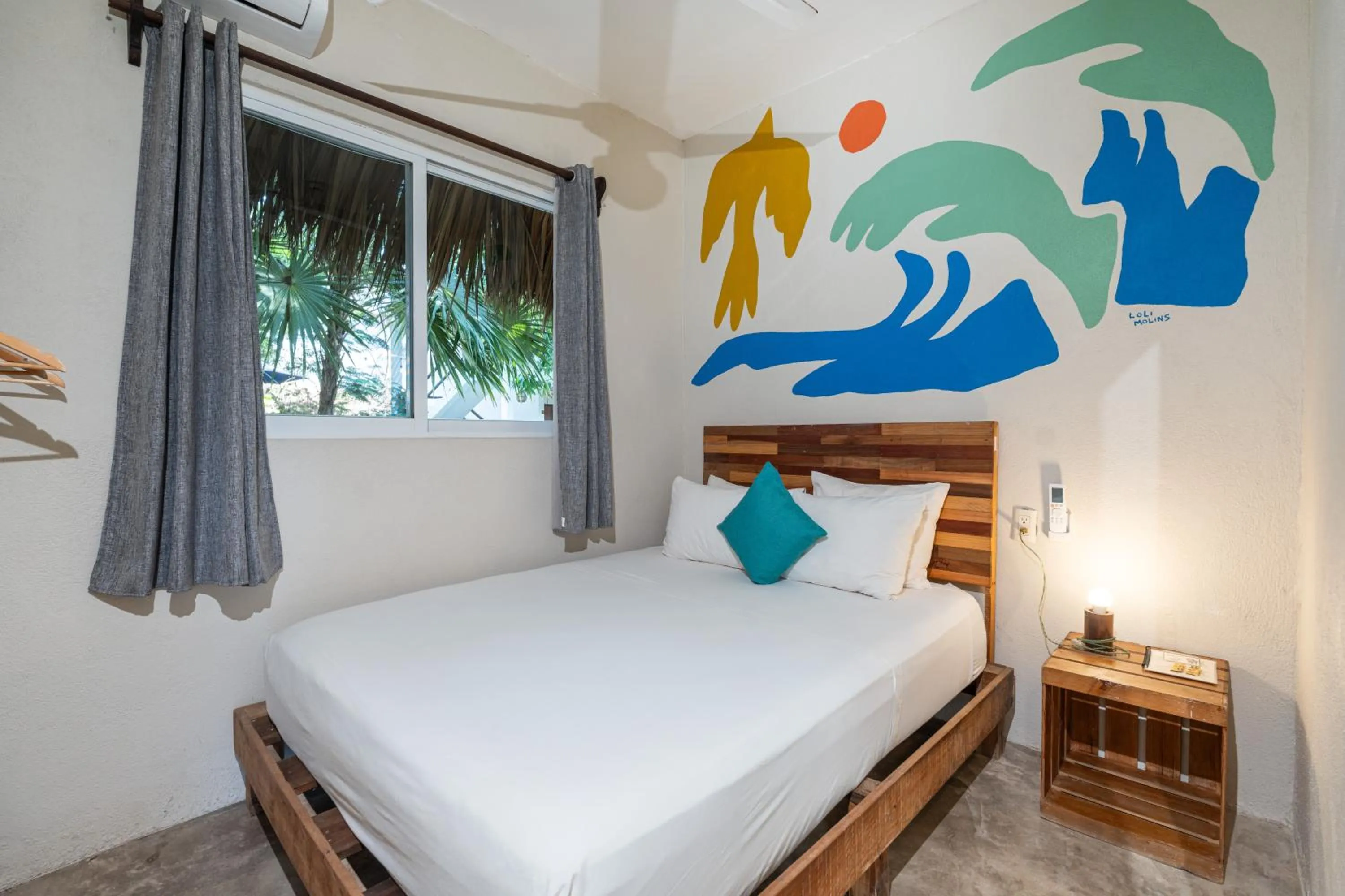 Photo of the whole room, Bed in Nílu Puerto Escondido by Selina