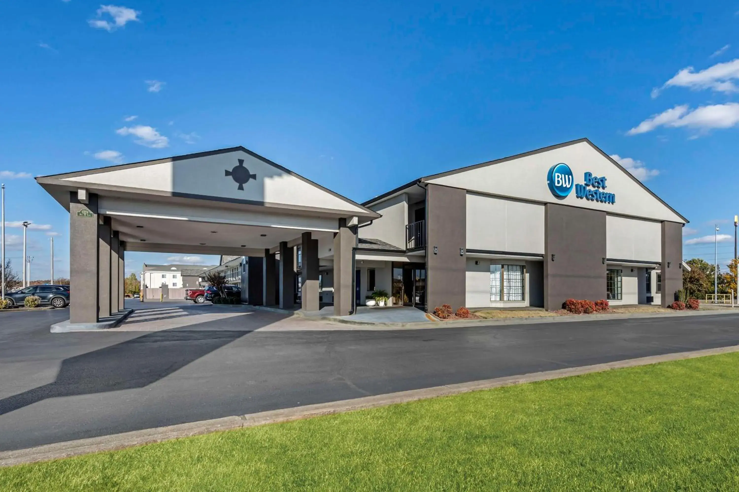 Property building in Best Western Athens Inn Property building in Best Western Athens Inn