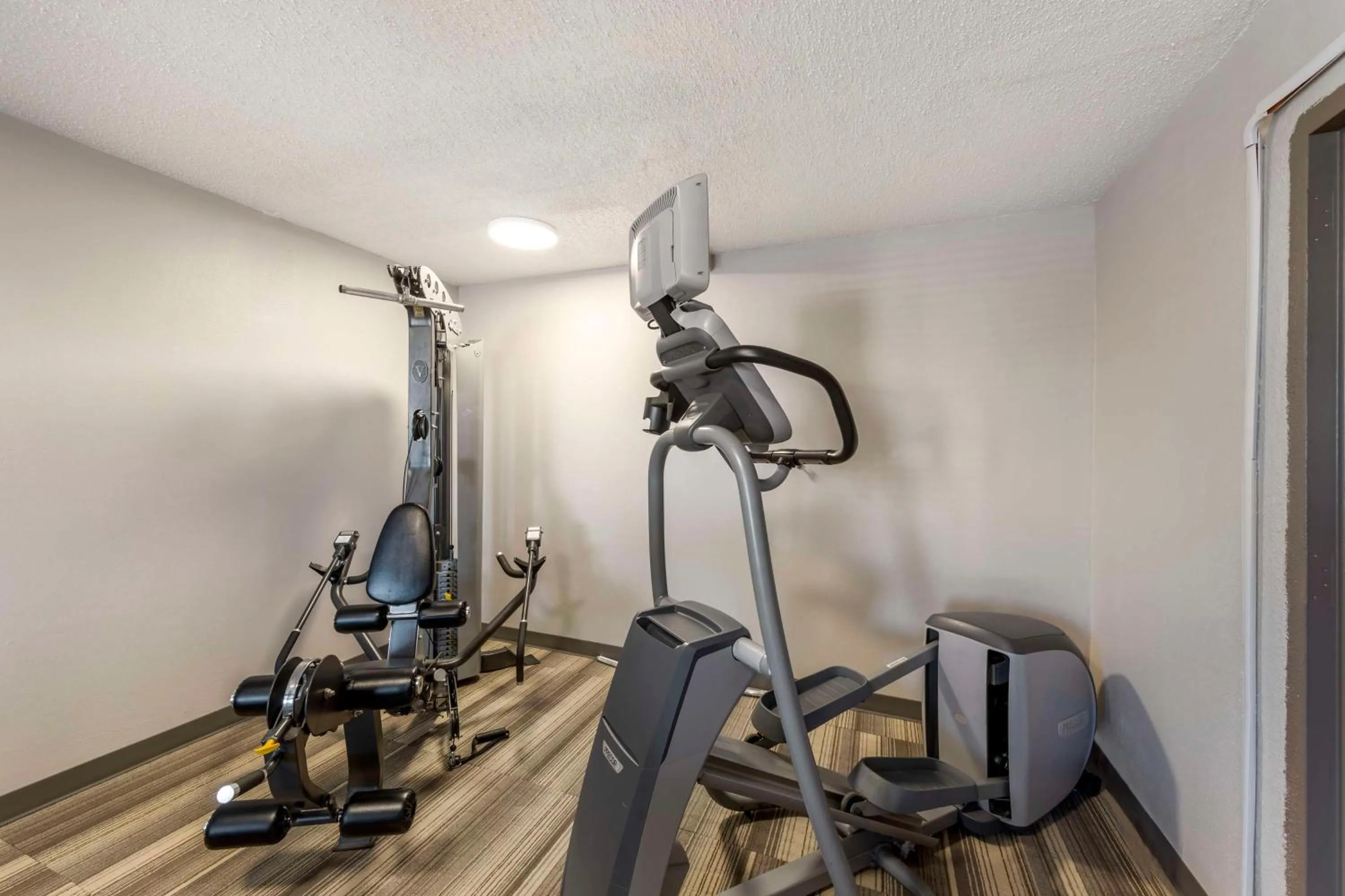 Fitness centre/facilities in Best Western Athens Inn