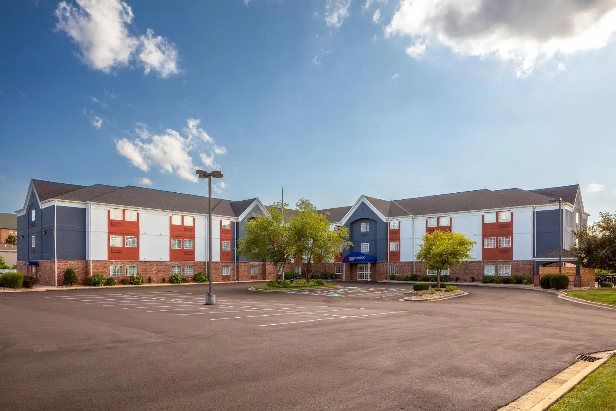 Property building in Candlewood Suites St. Robert by IHG Property building in Candlewood Suites St. Robert by IHG