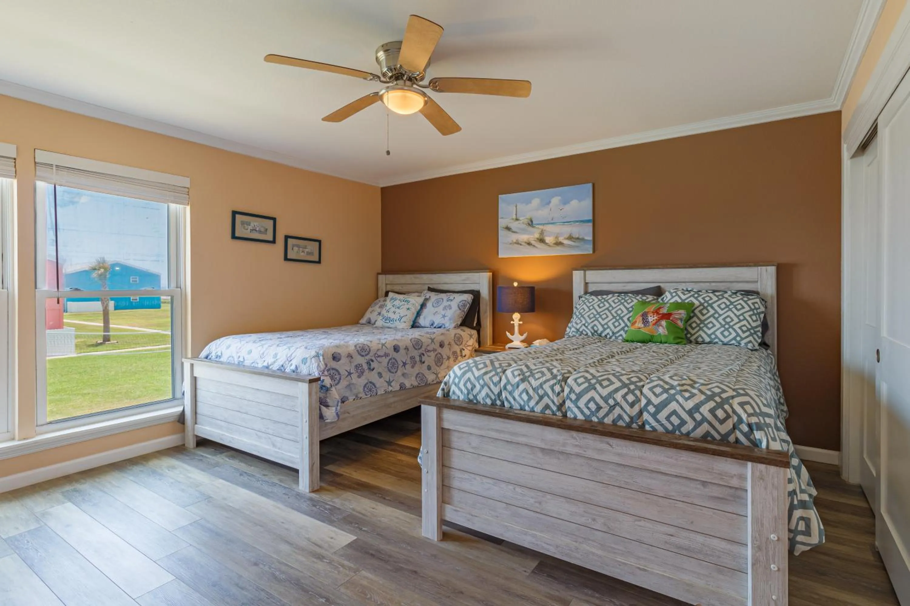 Bed in Executive Keys Condominiums on the Beach