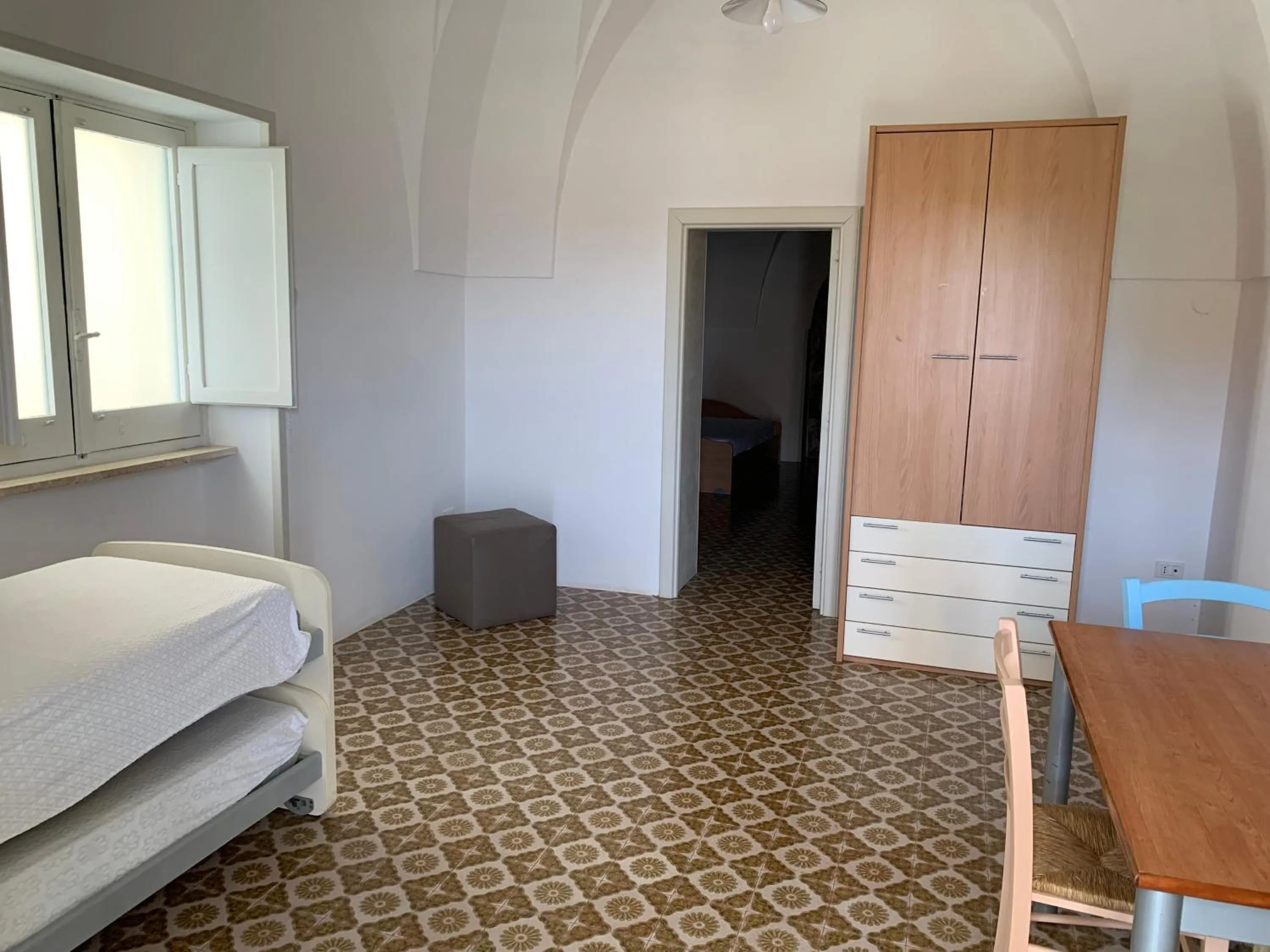 Living room, Bed in Villa Cesarea Dimora di Charme