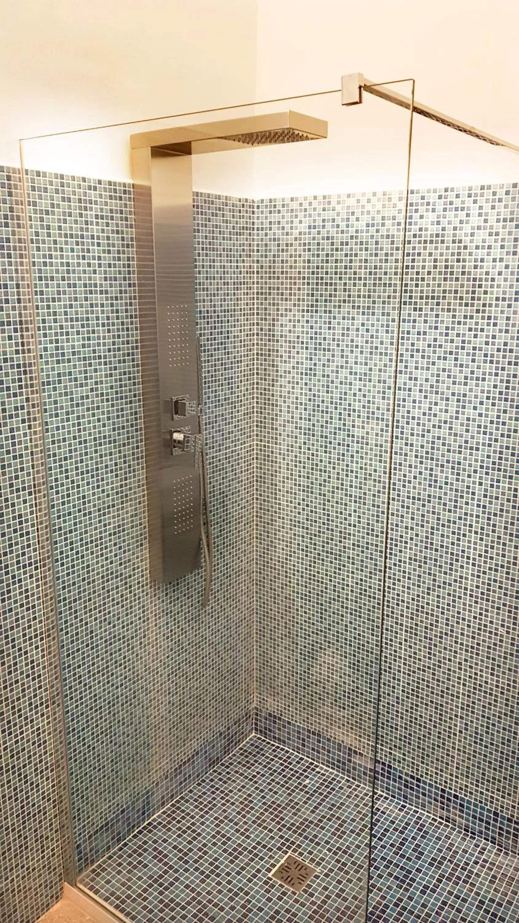 Shower in Villa Cesarea Dimora di Charme