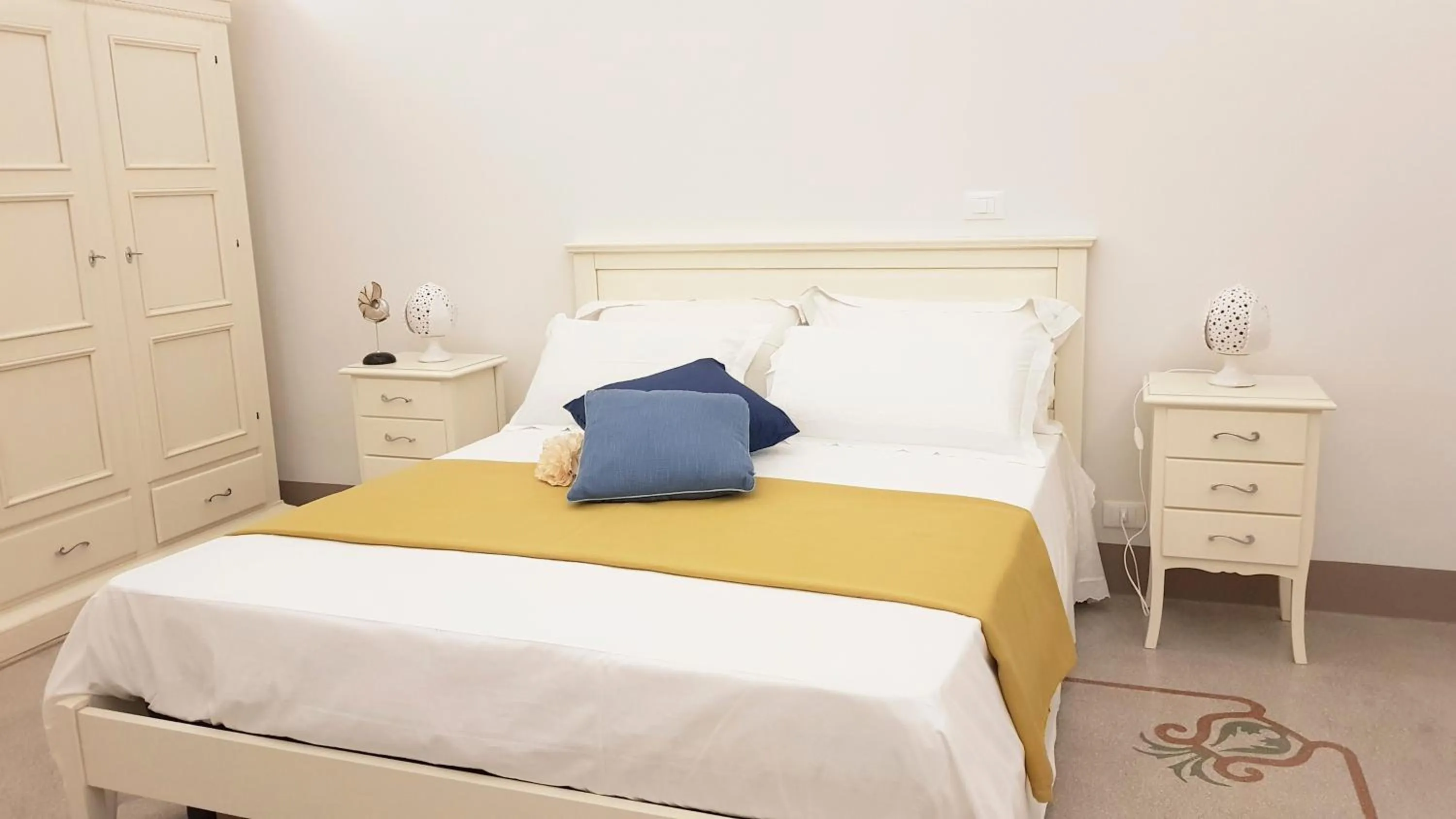 Bedroom, Bed in Villa Cesarea Dimora di Charme