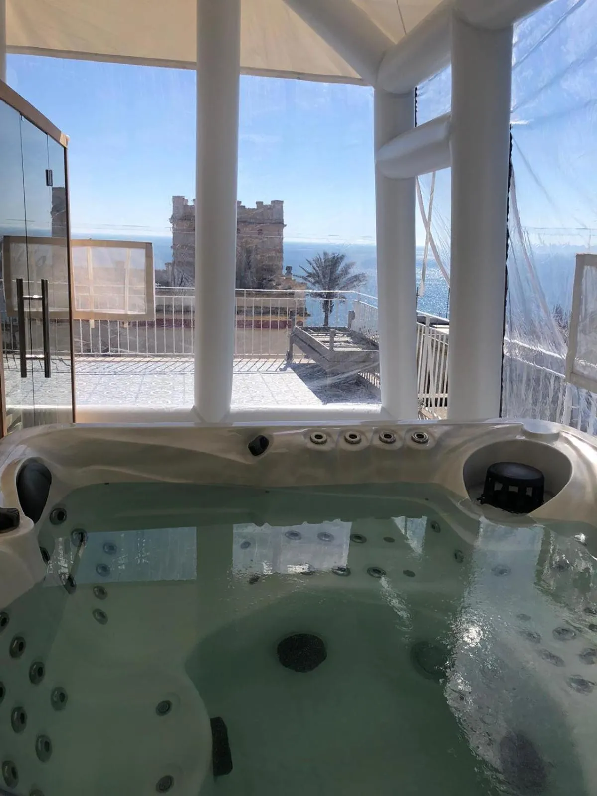 Hot Tub in Villa Cesarea Dimora di Charme