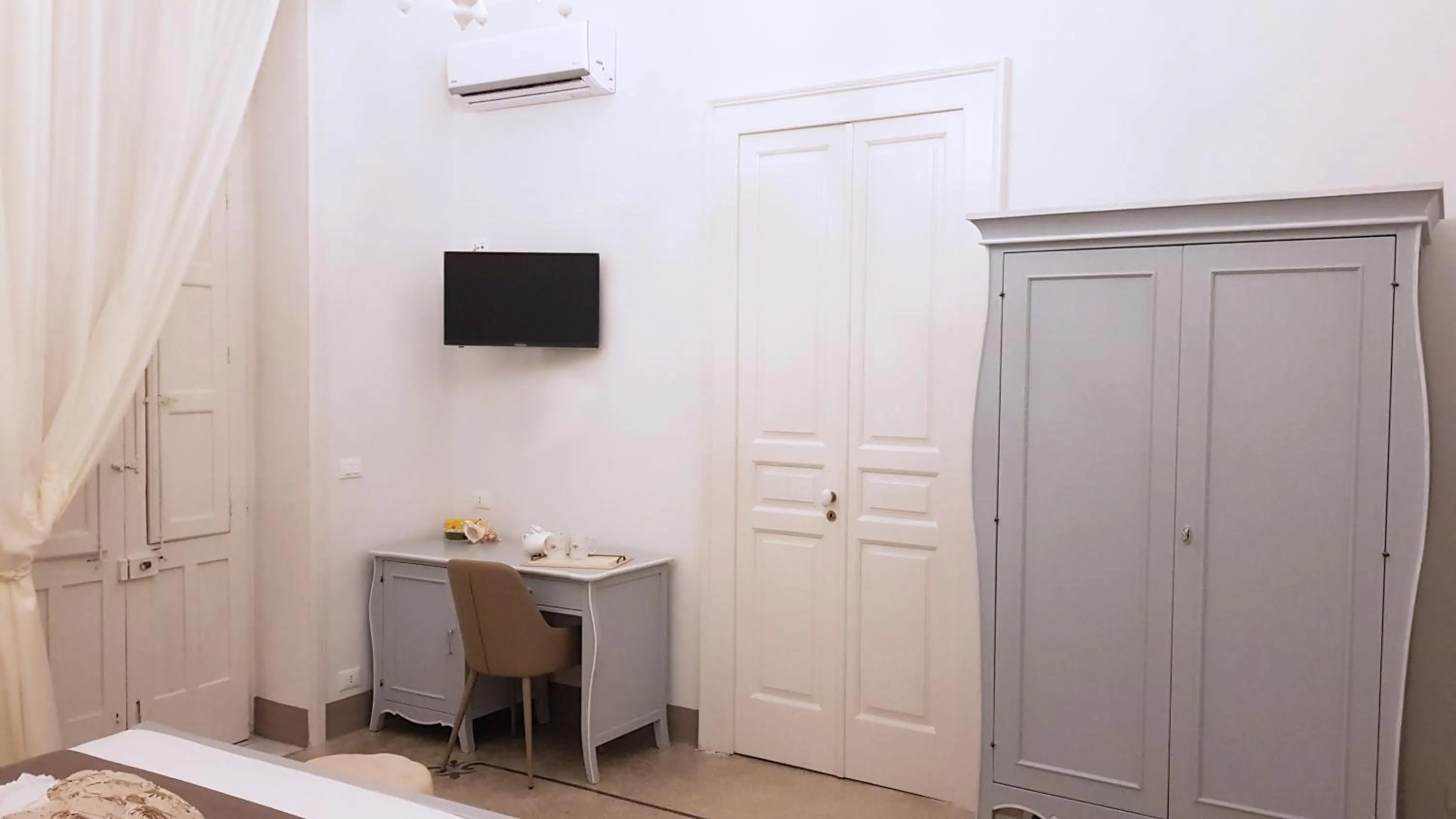 Bedroom in Villa Cesarea Dimora di Charme