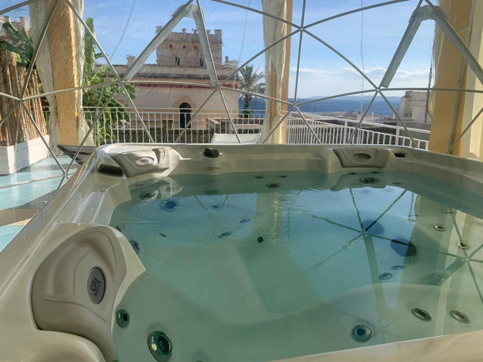 Hot Tub in Villa Cesarea Dimora di Charme