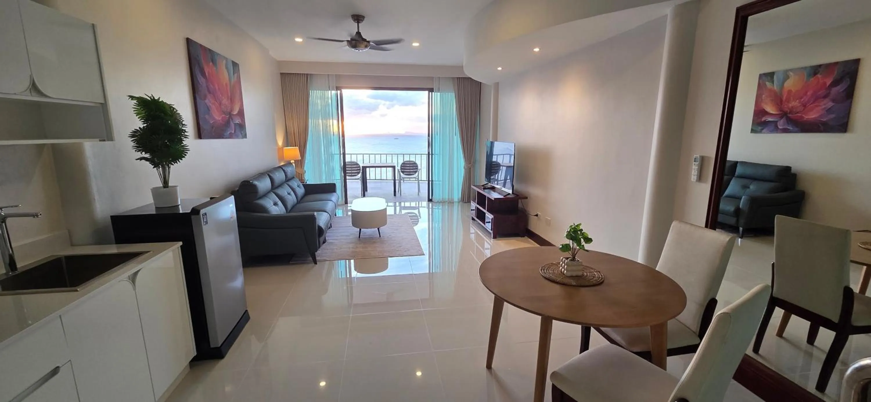 Living room in Sunset Hill Boutique Resort Koh Phangan