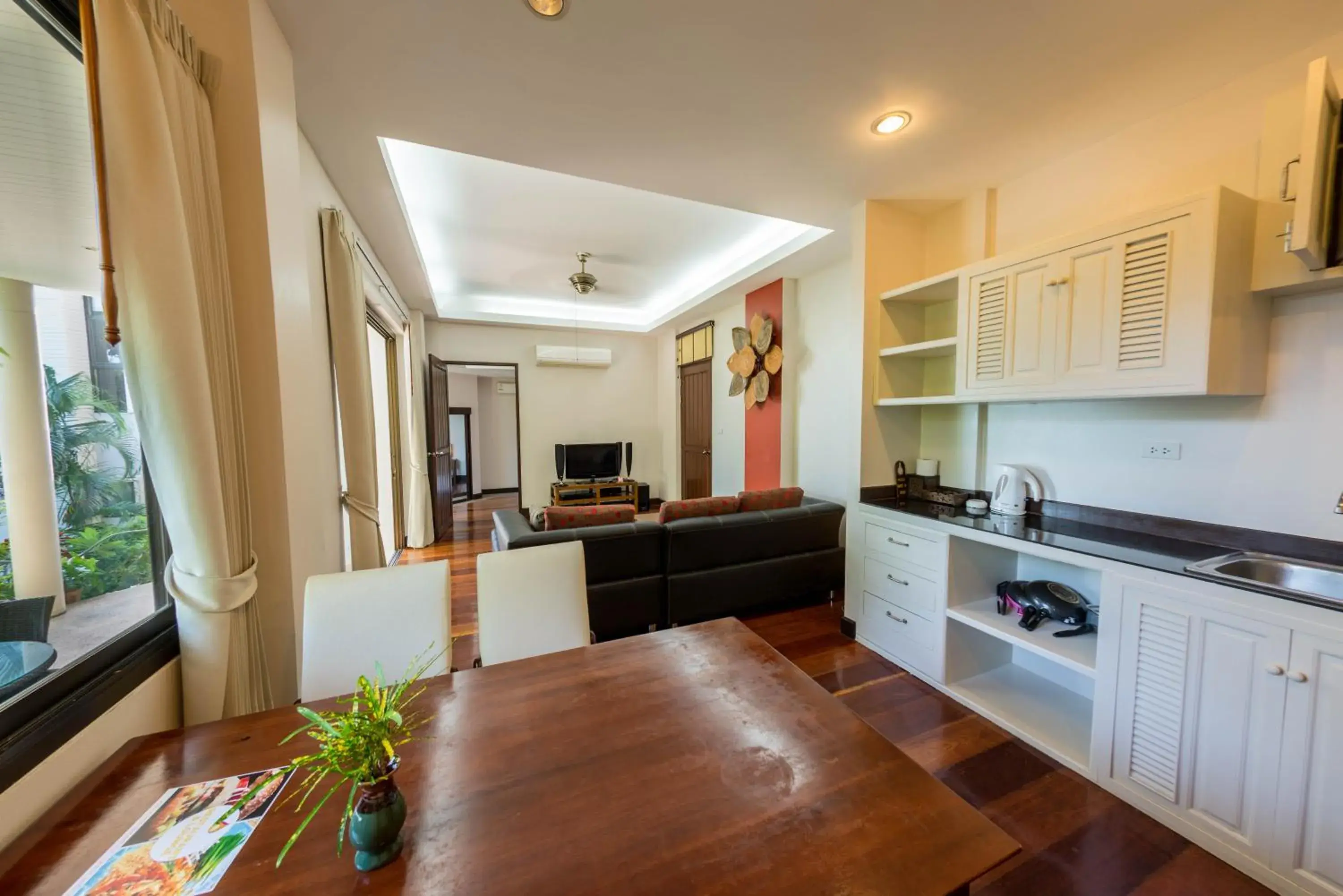 Three-Bedroom Suite in Sunset Hill Boutique Resort Koh Phangan Three-Bedroom Suite in Sunset Hill Boutique Resort Koh Phangan