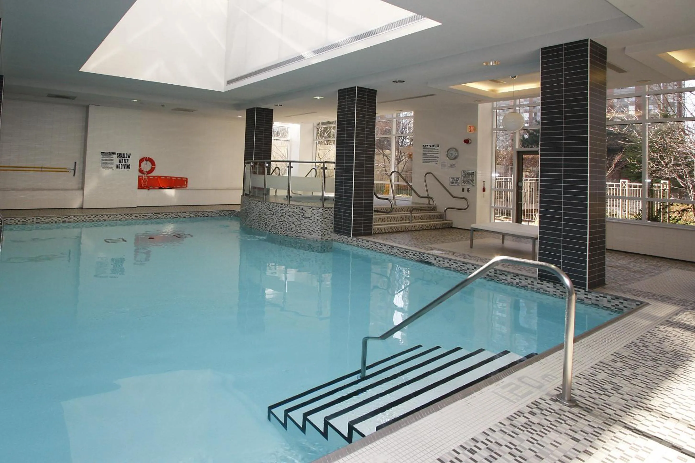 Swimming pool in Platinum Suites Furnished Executive Suites