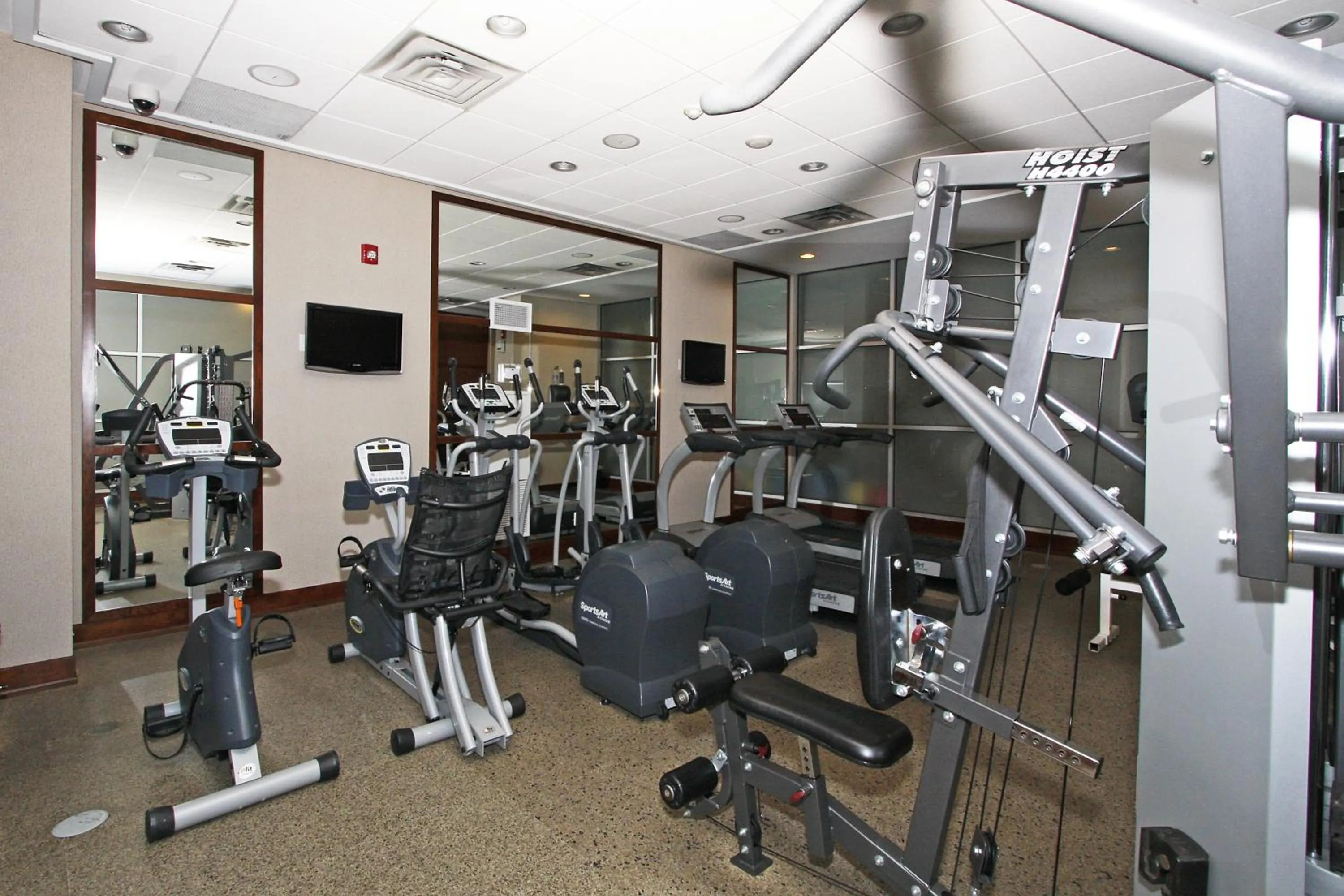 Fitness centre/facilities in Platinum Suites Furnished Executive Suites