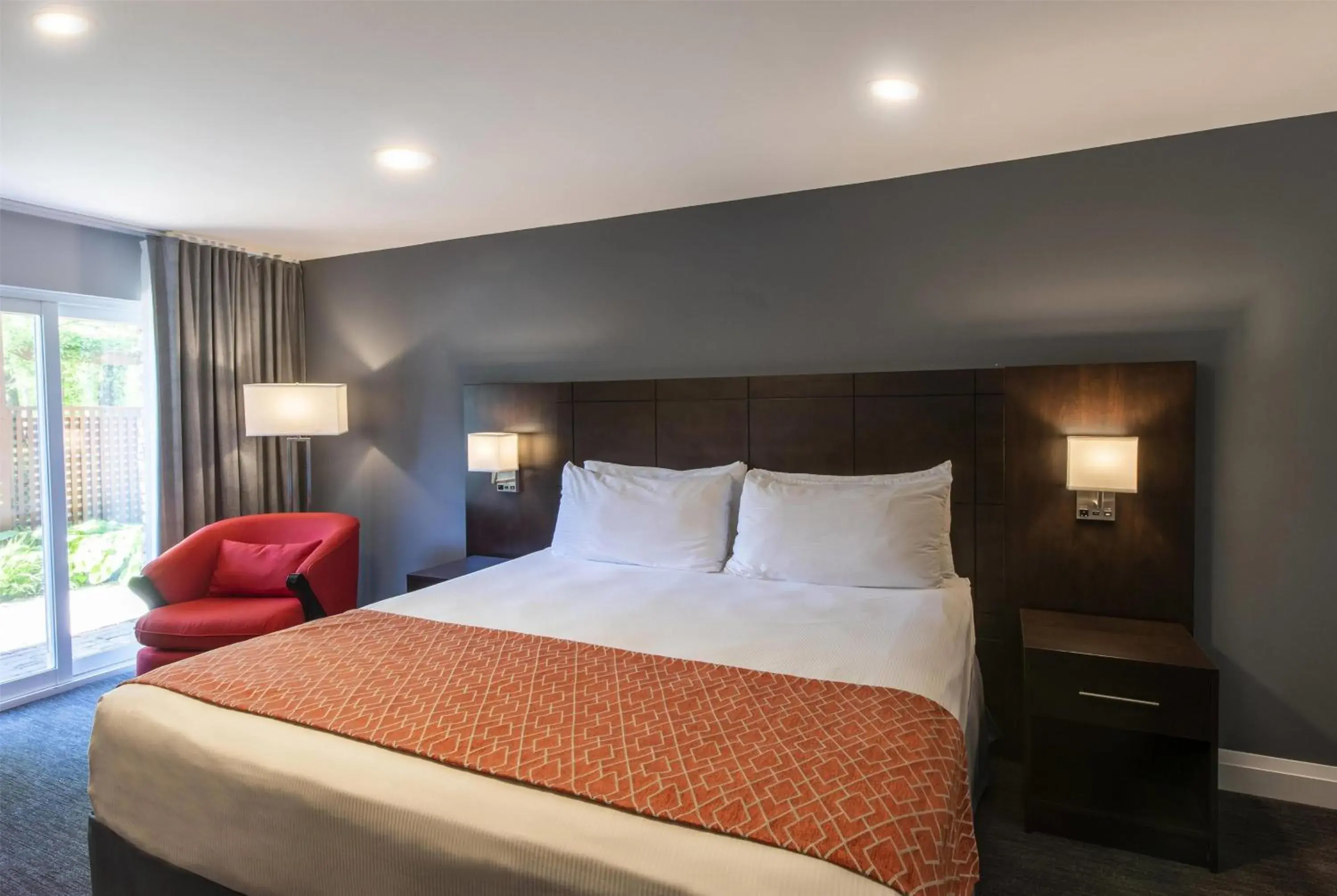 Photo of the whole room, Bed in Georgian Bay Hotel Trademark Collection by Wyndham Photo of the whole room, Bed in Georgian Bay Hotel Trademark Collection by Wyndham