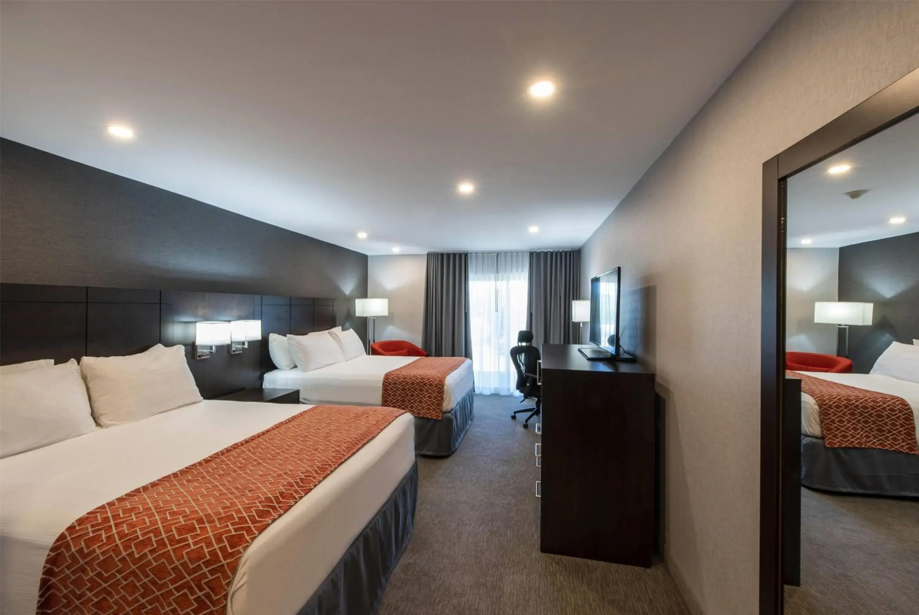 Photo of the whole room, Bed in Georgian Bay Hotel Trademark Collection by Wyndham Photo of the whole room, Bed in Georgian Bay Hotel Trademark Collection by Wyndham