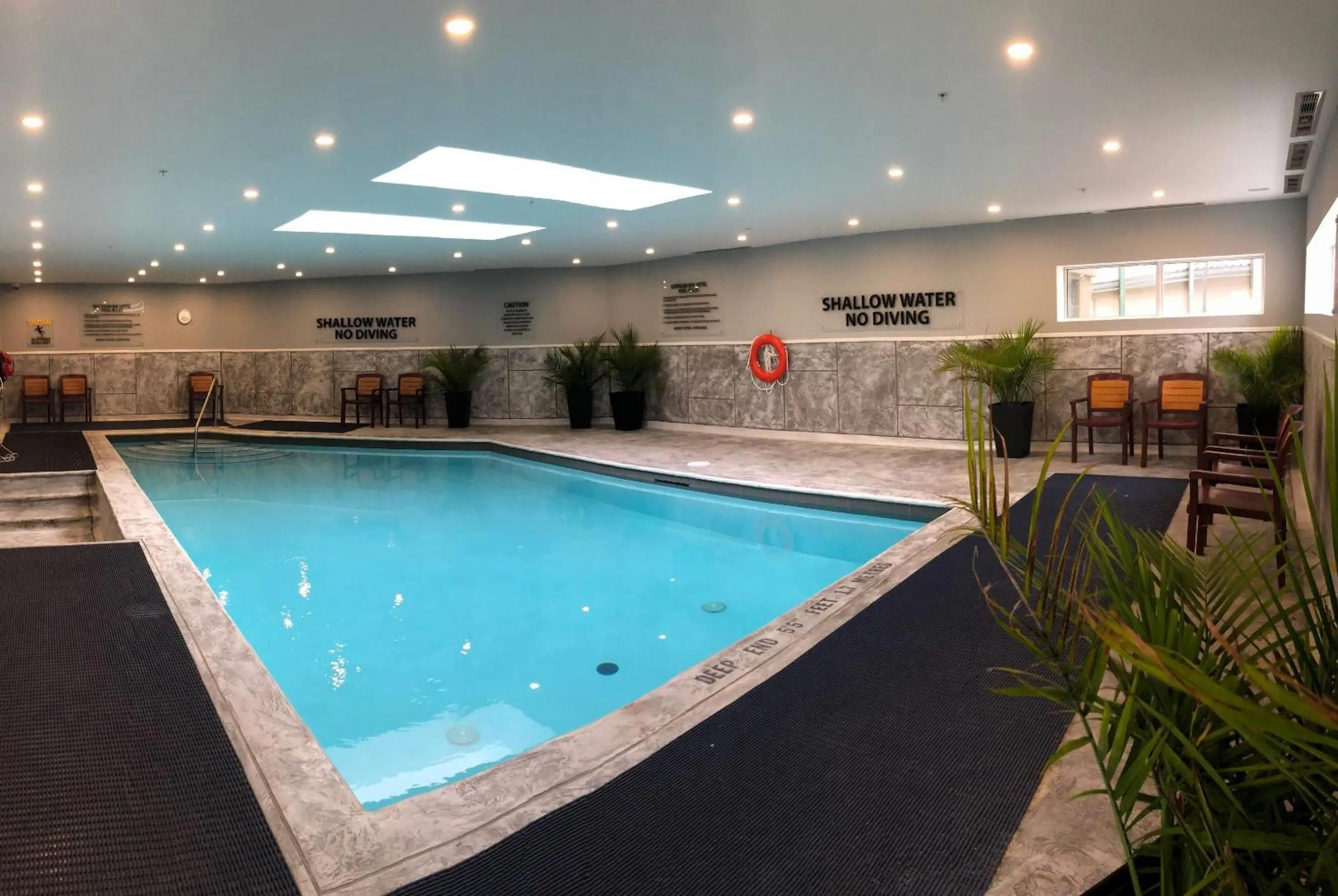 Swimming pool in Georgian Bay Hotel Trademark Collection by Wyndham