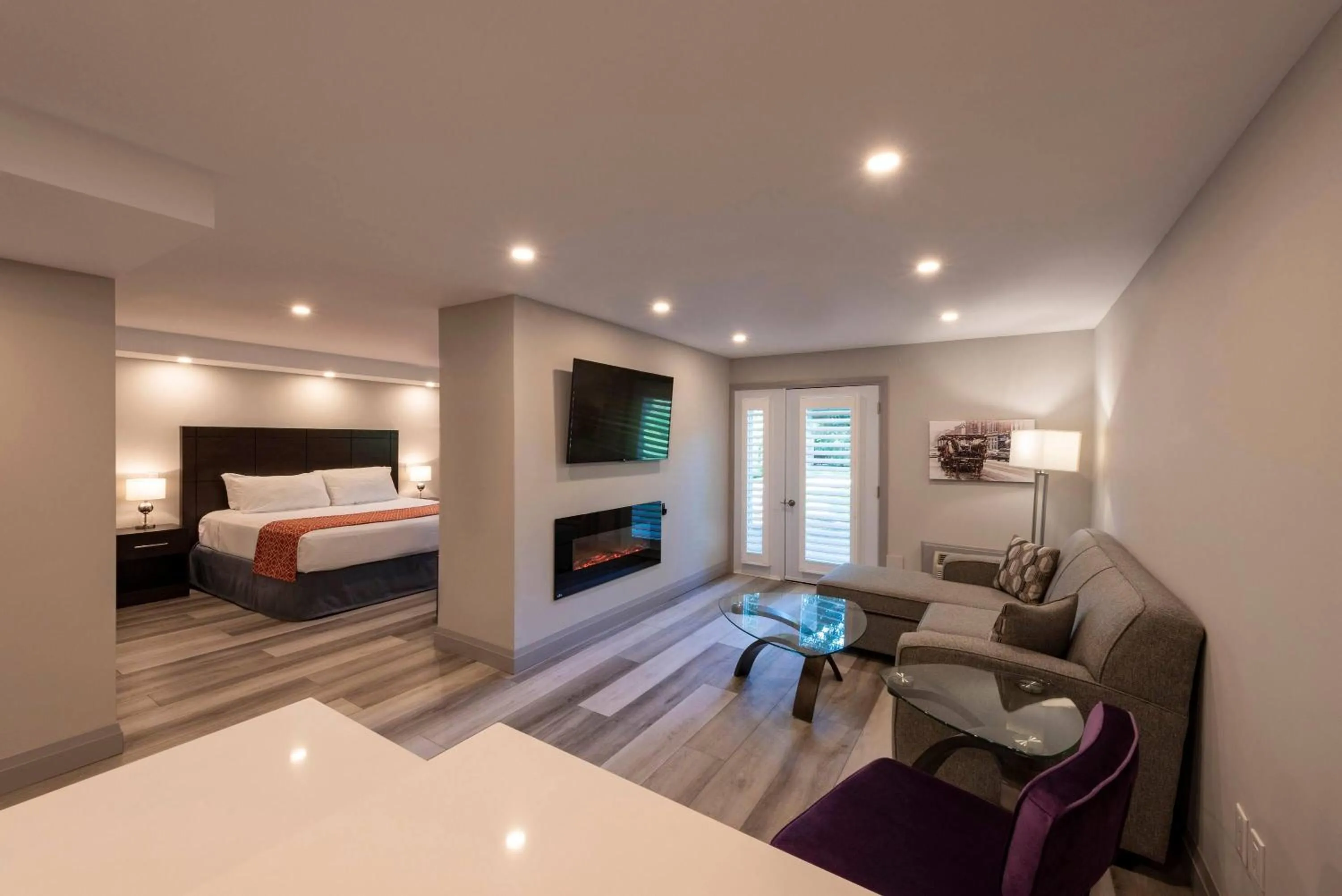 Photo of the whole room, Bed in Georgian Bay Hotel Trademark Collection by Wyndham