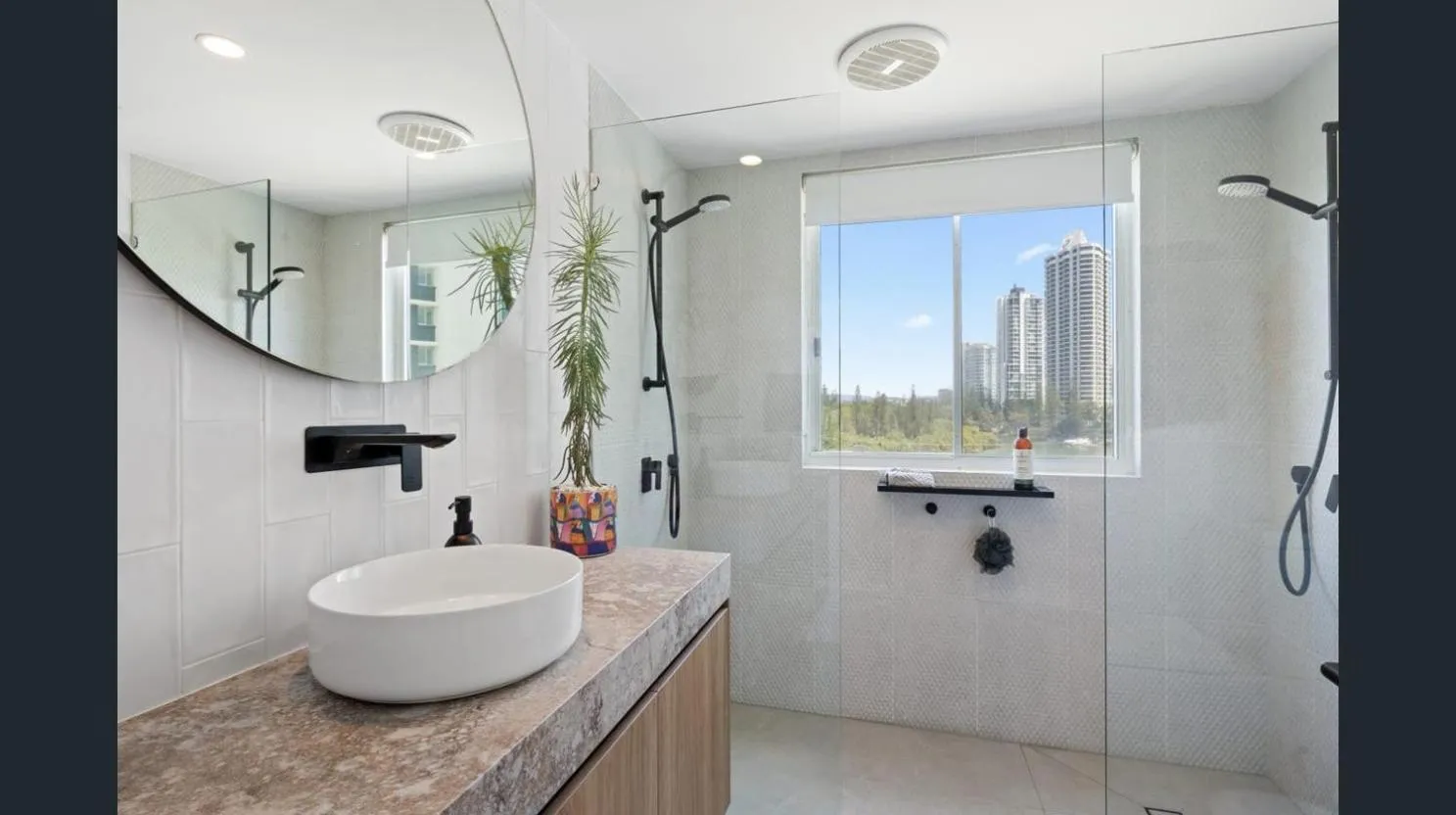 The Waterford on Main Beach