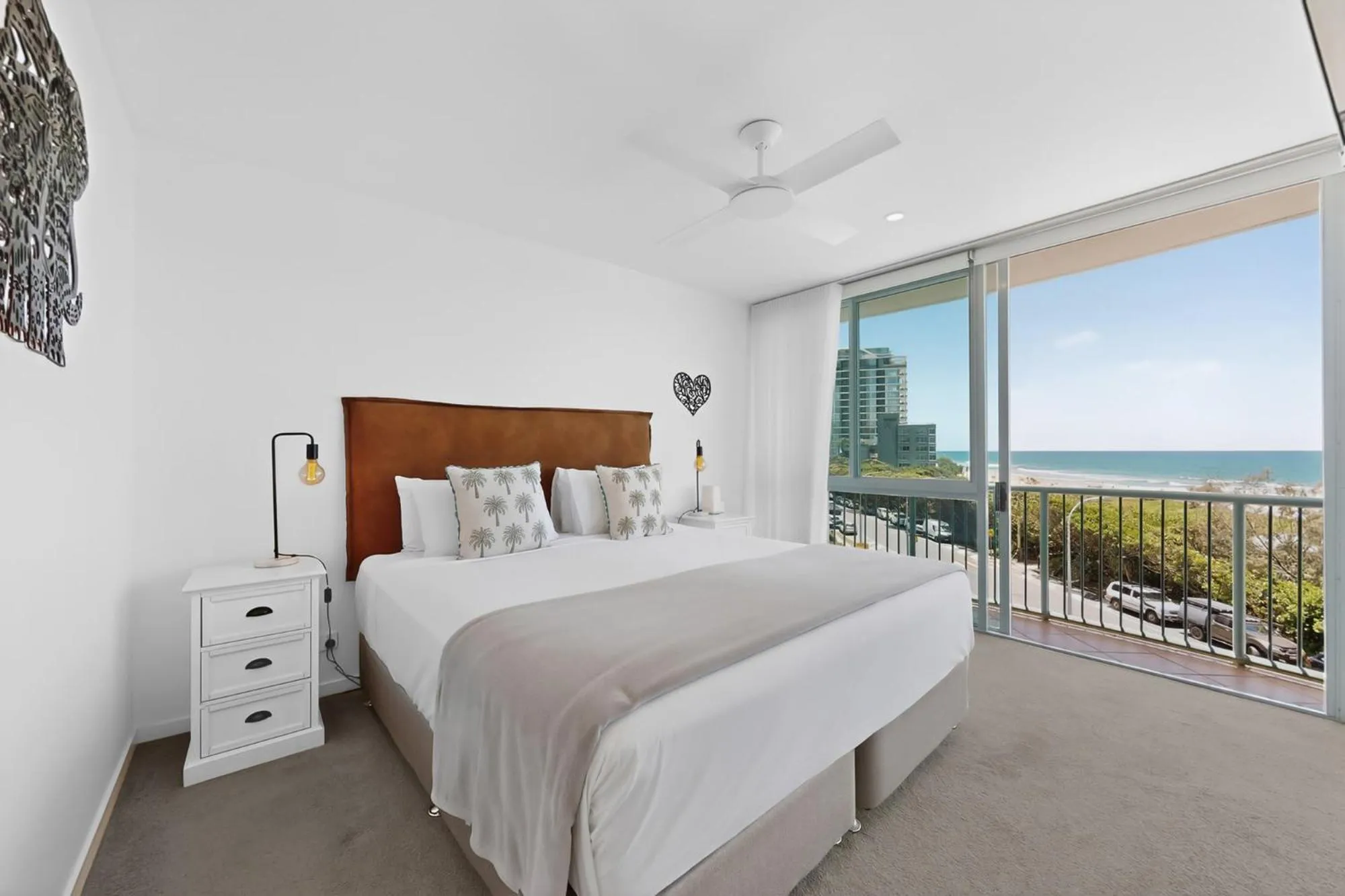Bedroom, Bed in The Waterford on Main Beach