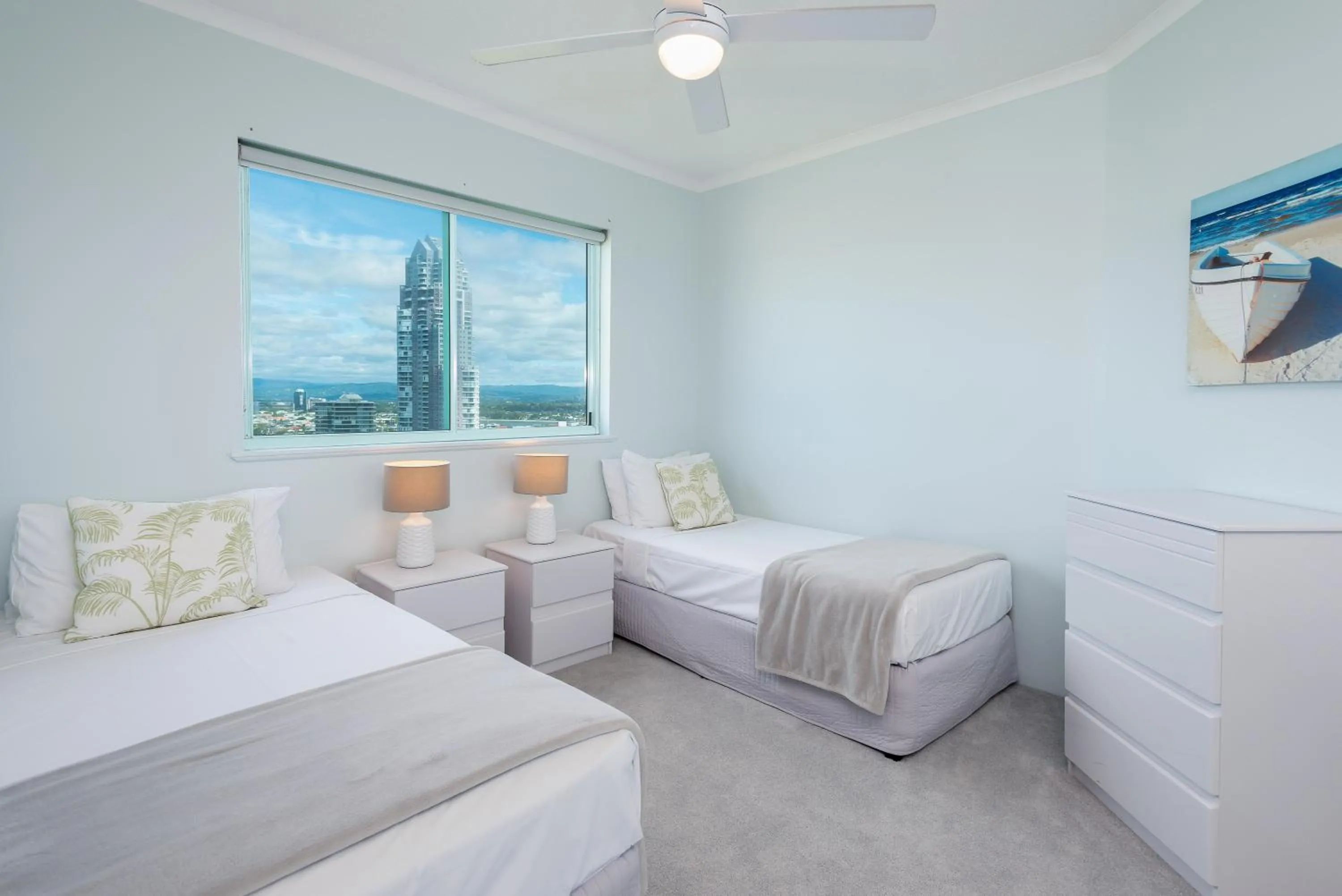 Bedroom, Bed in The Waterford on Main Beach