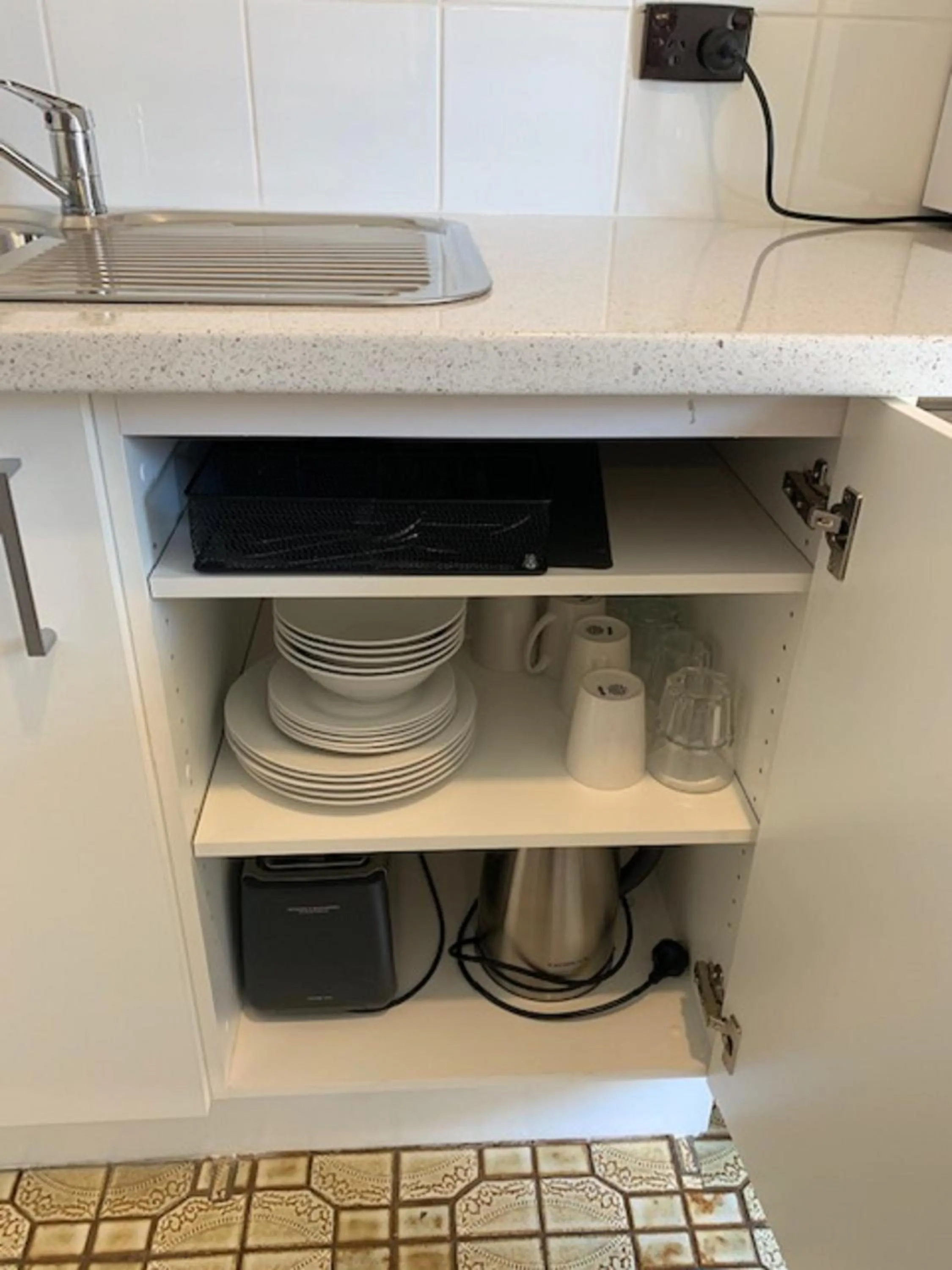 Kitchen or kitchenette in Albury City Motel