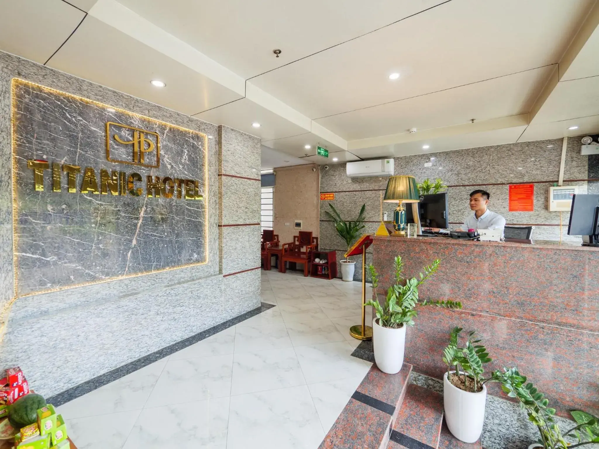 Lobby or reception in TITANIC HOTEL Lobby or reception in TITANIC HOTEL