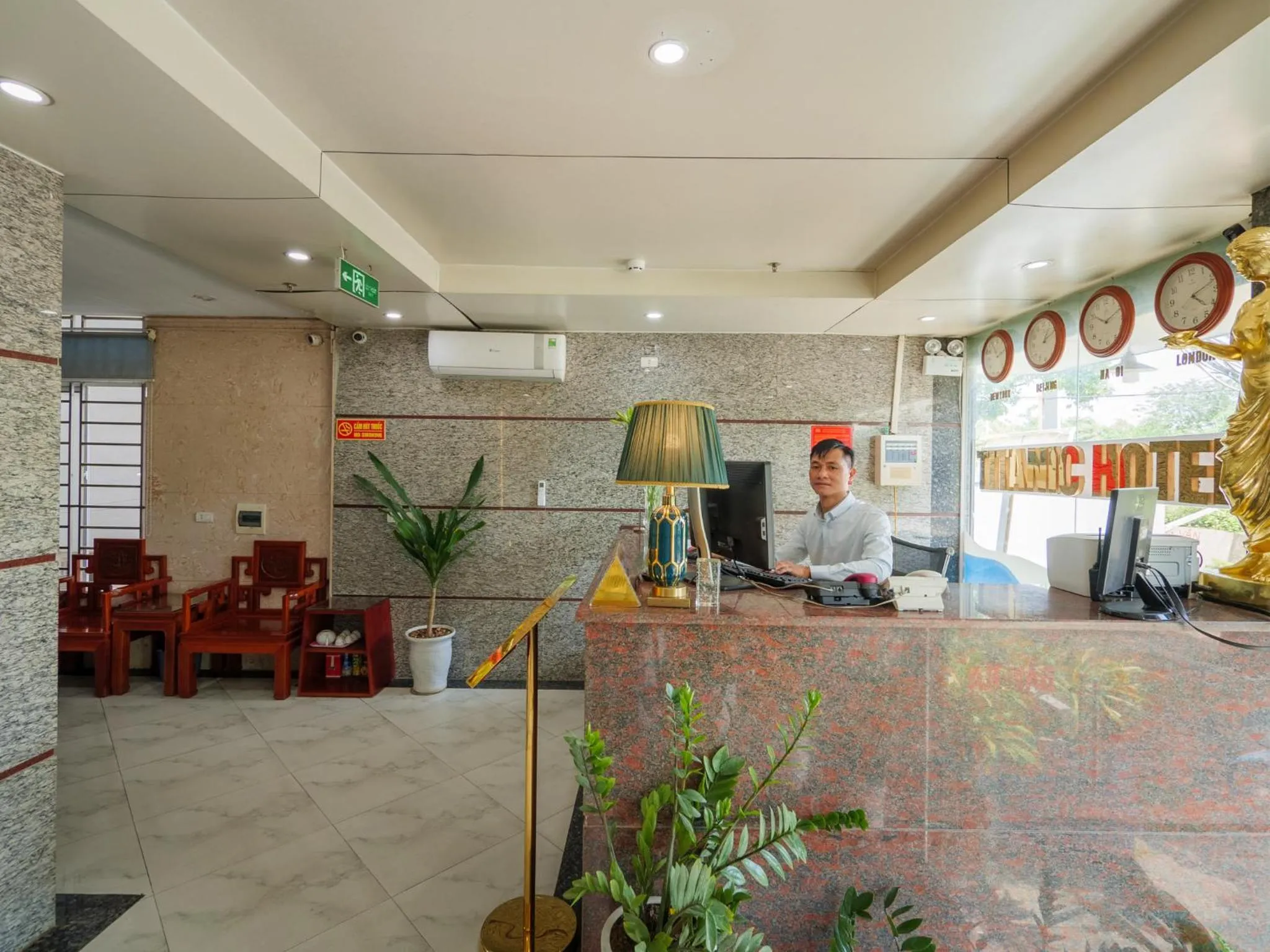 People in TITANIC HOTEL